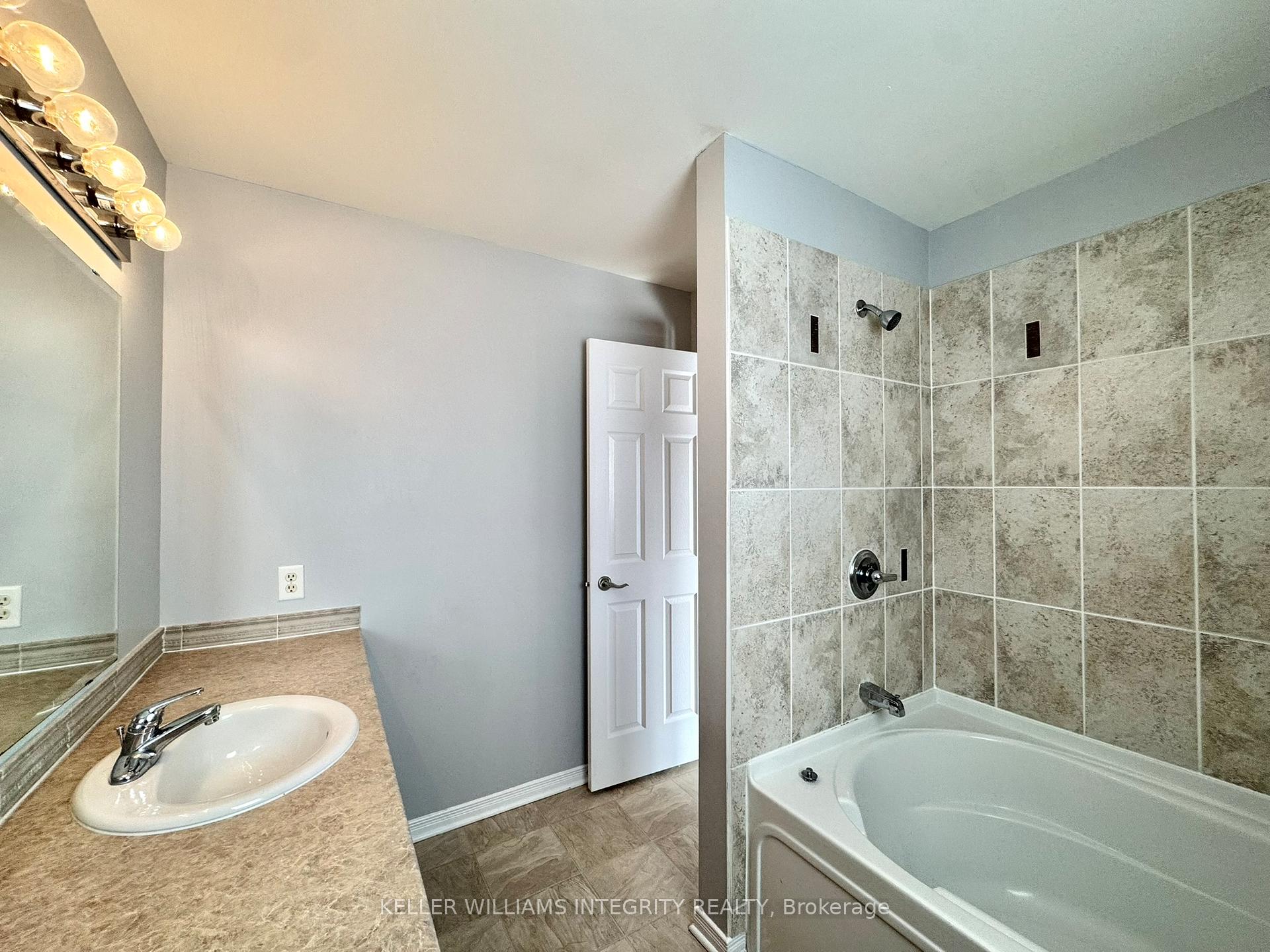 Photo 11 of 224 Highpointe Crescent, Ottawa, Barrhaven - Strandherd — HOMEH