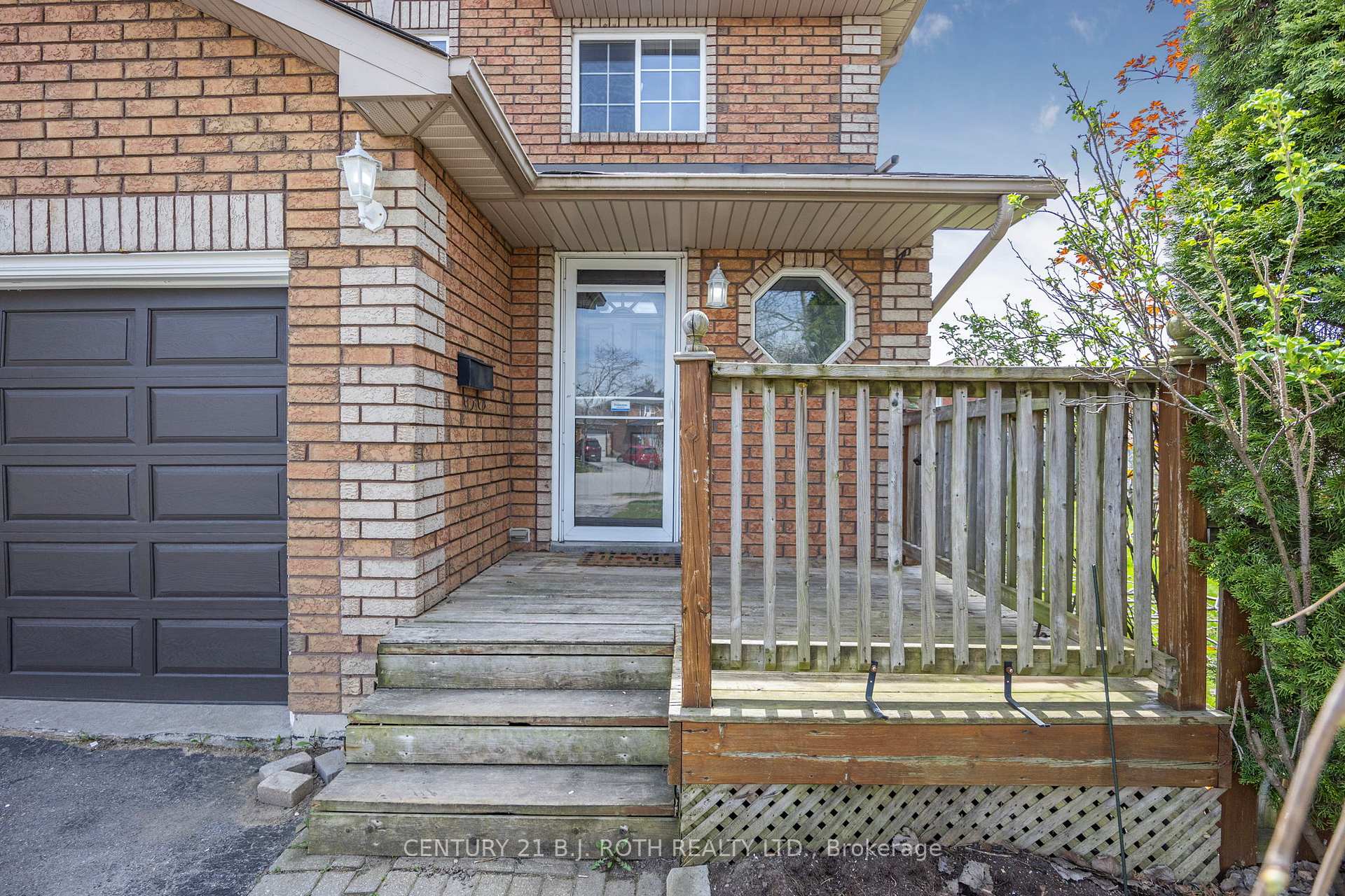 Photo 2 of 23 Clute Crescent, Barrie, Holly — HOMEH
