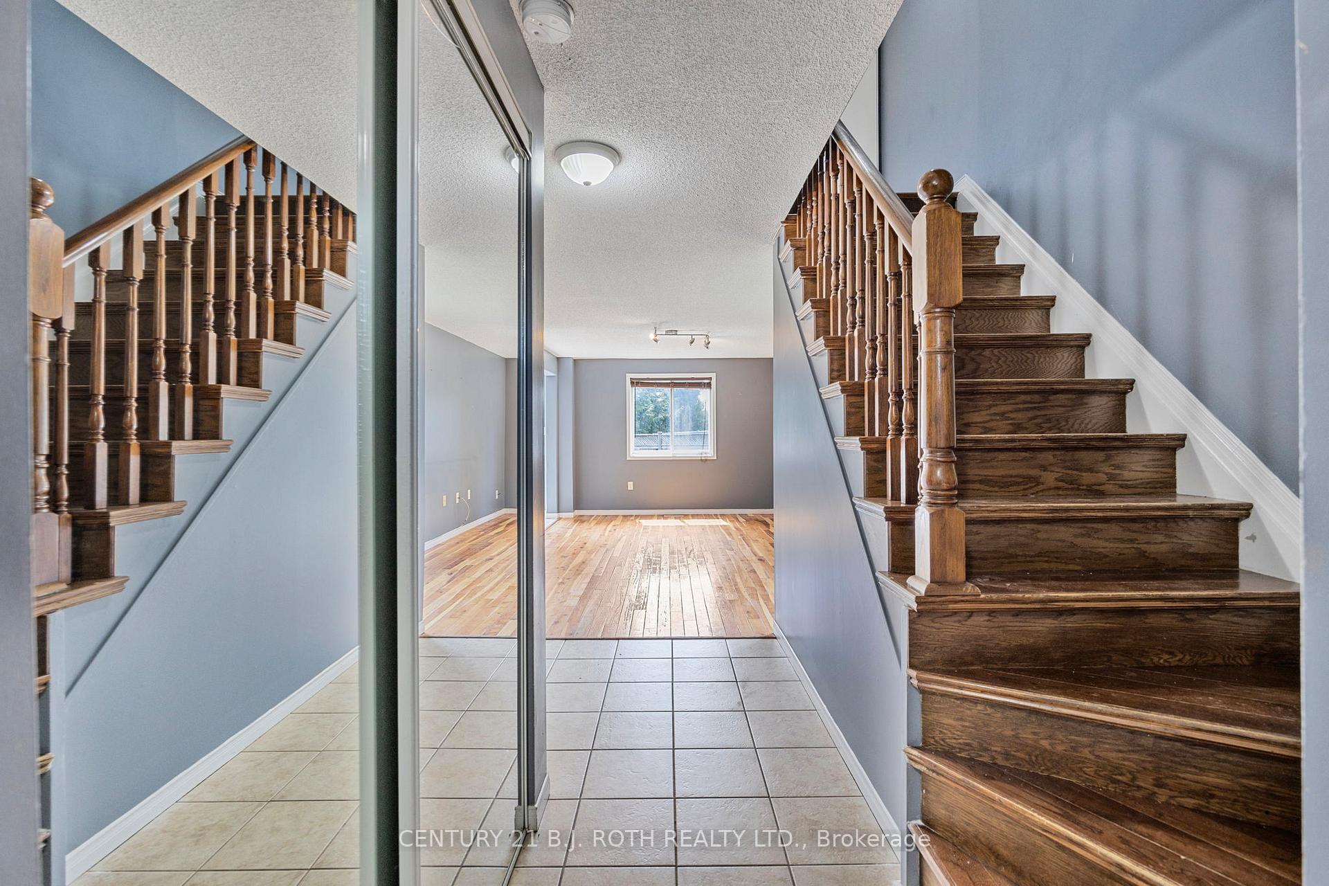 Photo 3 of 23 Clute Crescent, Barrie, Holly — HOMEH