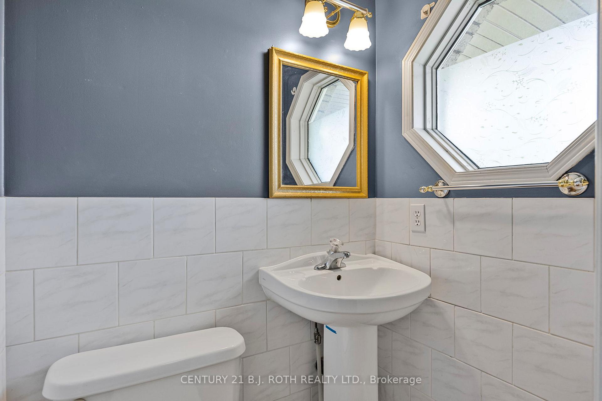 Photo 10 of 23 Clute Crescent, Barrie, Holly — HOMEH