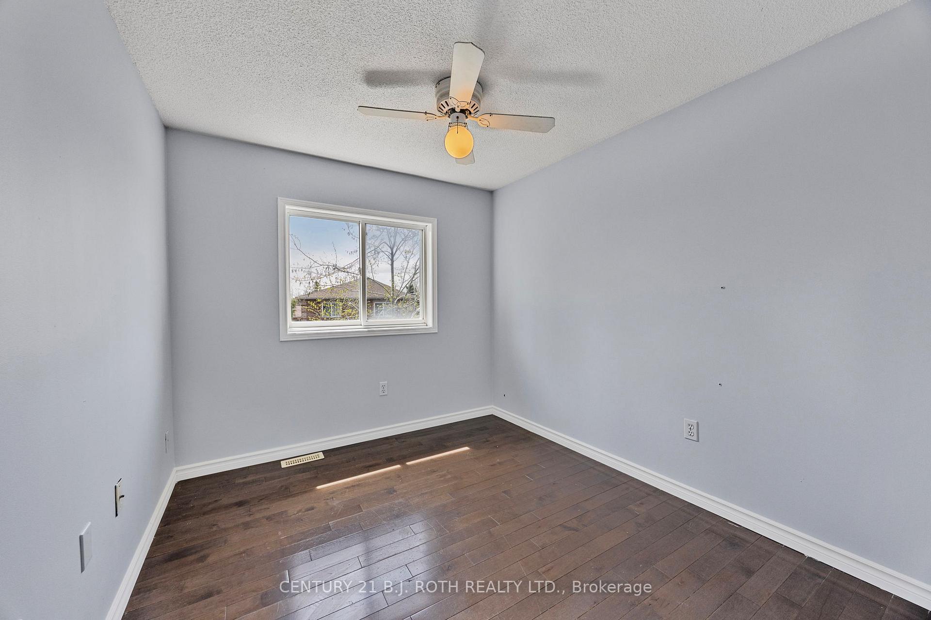 Photo 13 of 23 Clute Crescent, Barrie, Holly — HOMEH