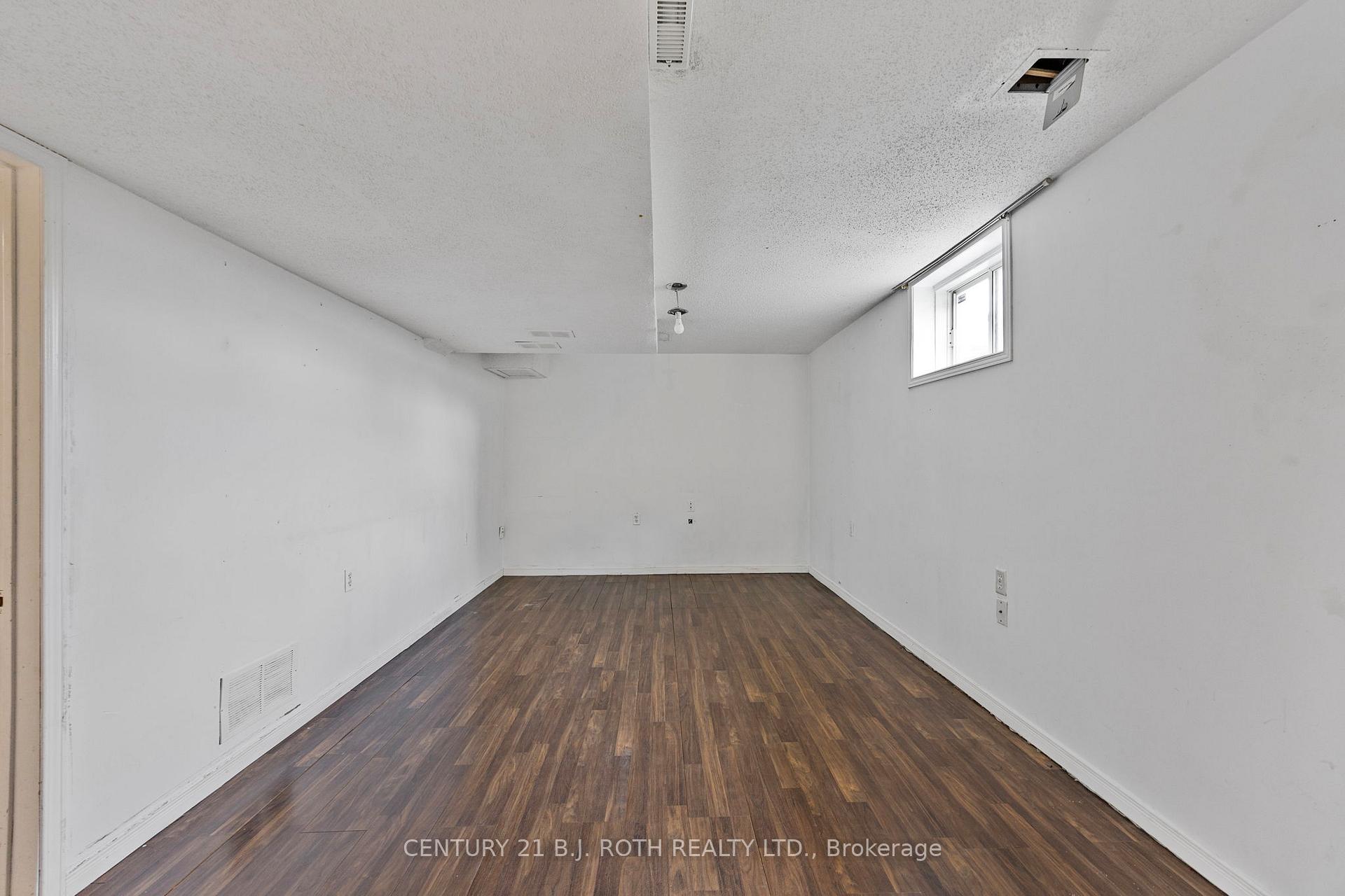 Photo 17 of 23 Clute Crescent, Barrie, Holly — HOMEH