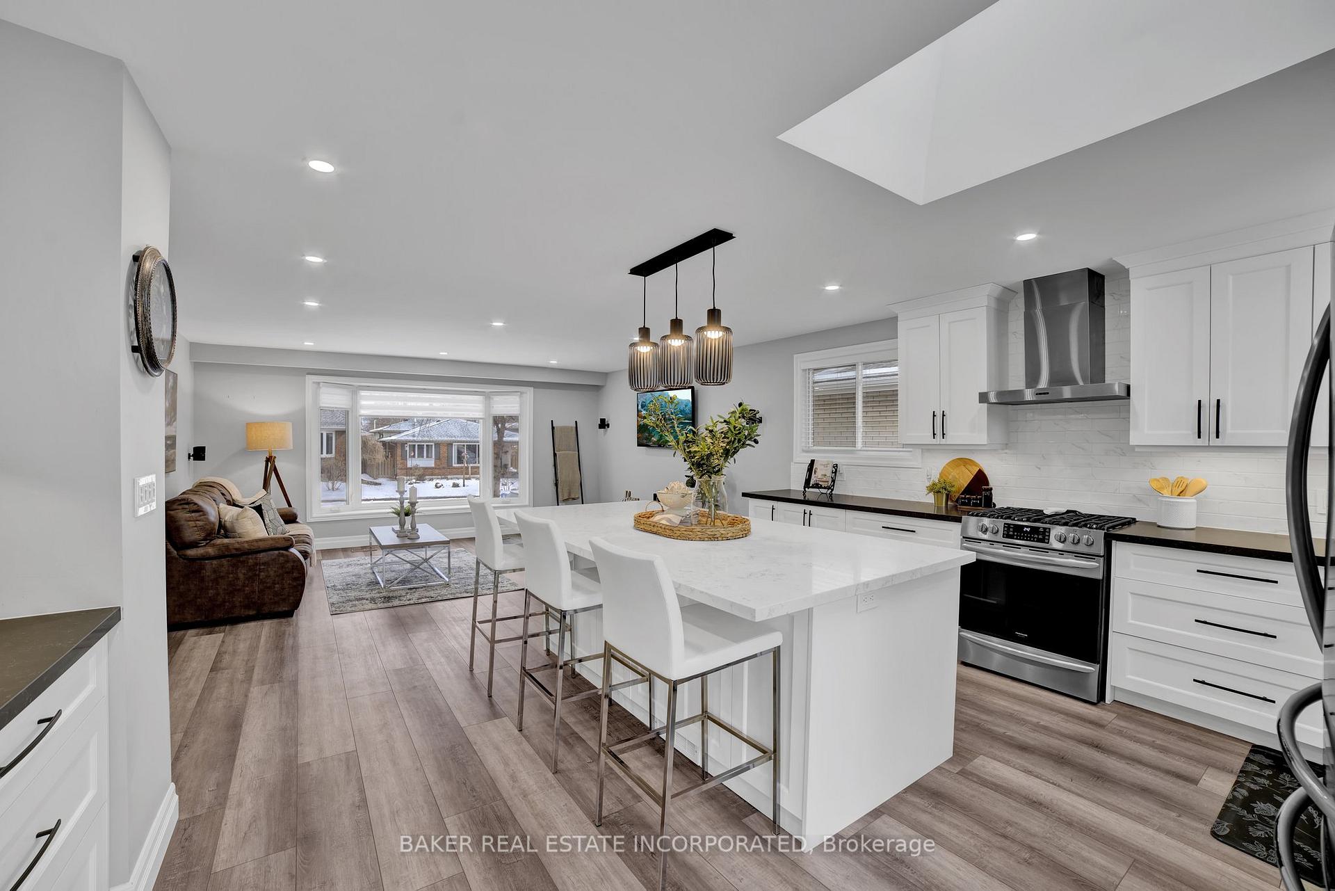 Photo 2 of 644 Mullin Way, Burlington, Appleby — HOMEH
