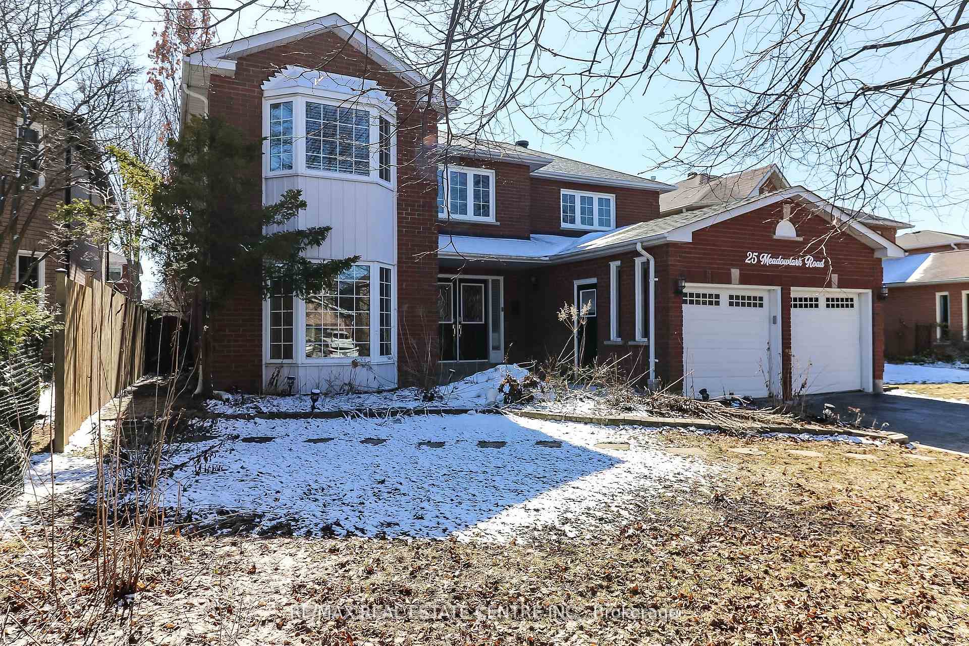 Front of 25 Meadowlark Road