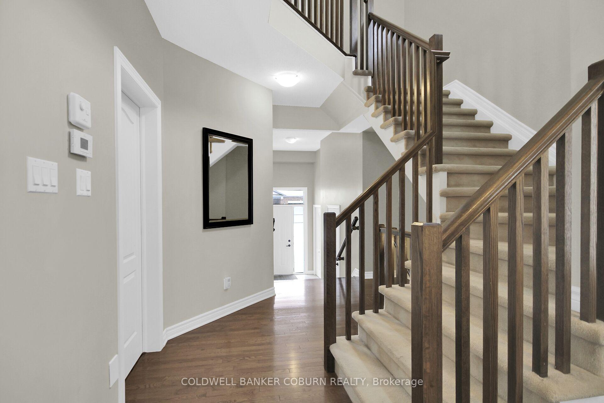 Photo 4 of 204 Broxburn Crescent, Ottawa, Barrhaven - Heritage Park — HOMEH