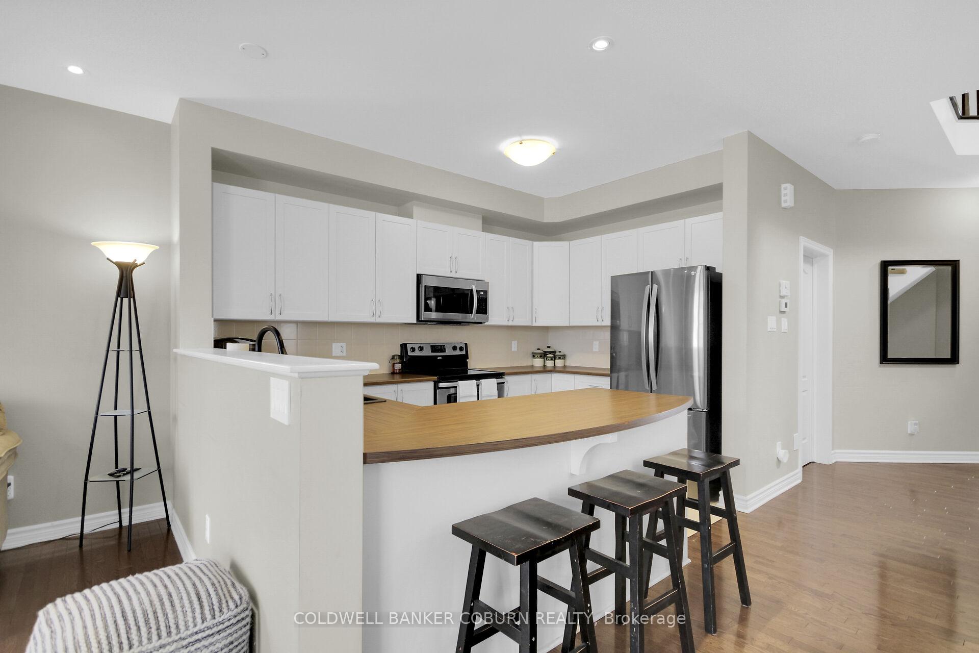 Photo 6 of 204 Broxburn Crescent, Ottawa, Barrhaven - Heritage Park — HOMEH