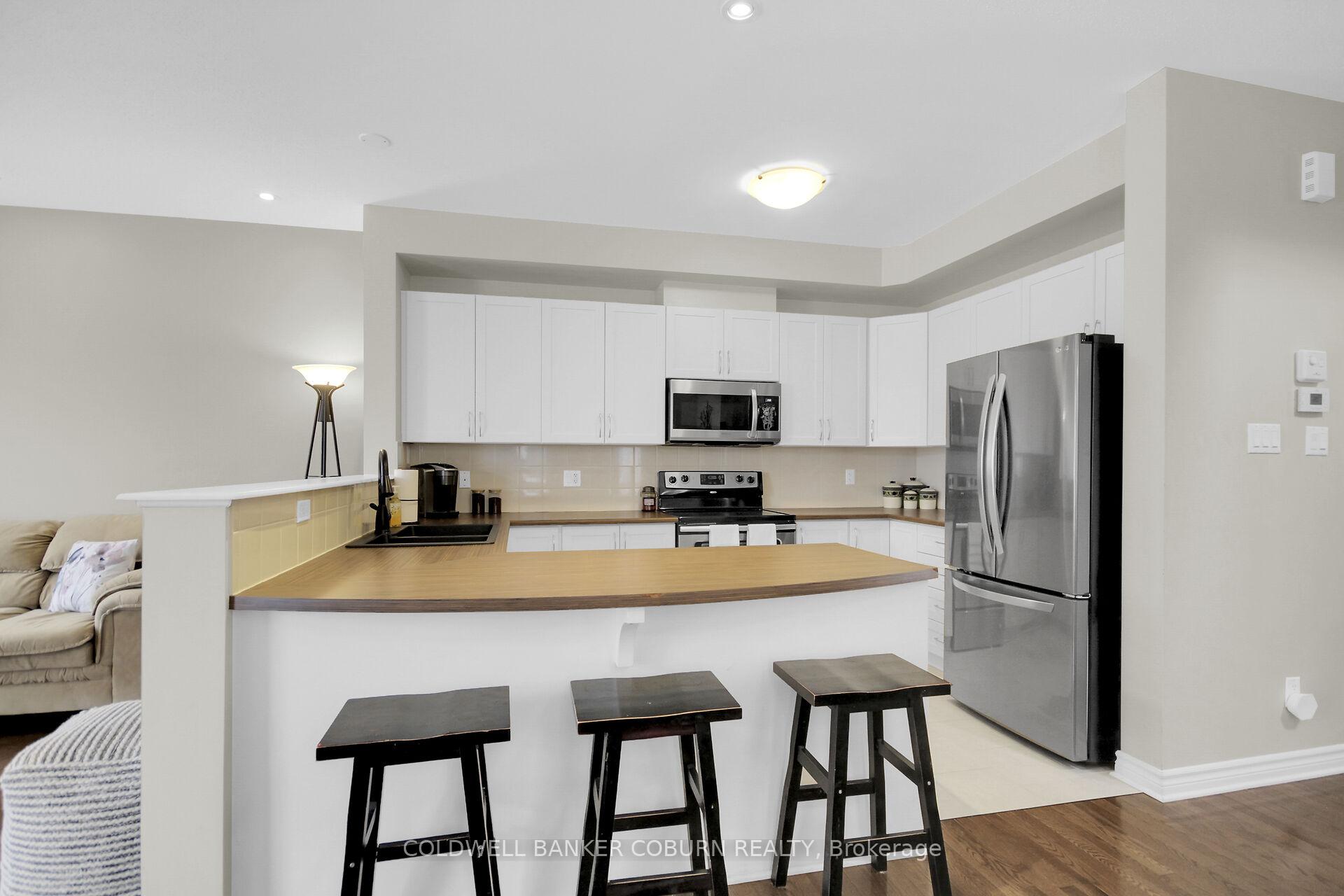 Photo 7 of 204 Broxburn Crescent, Ottawa, Barrhaven - Heritage Park — HOMEH