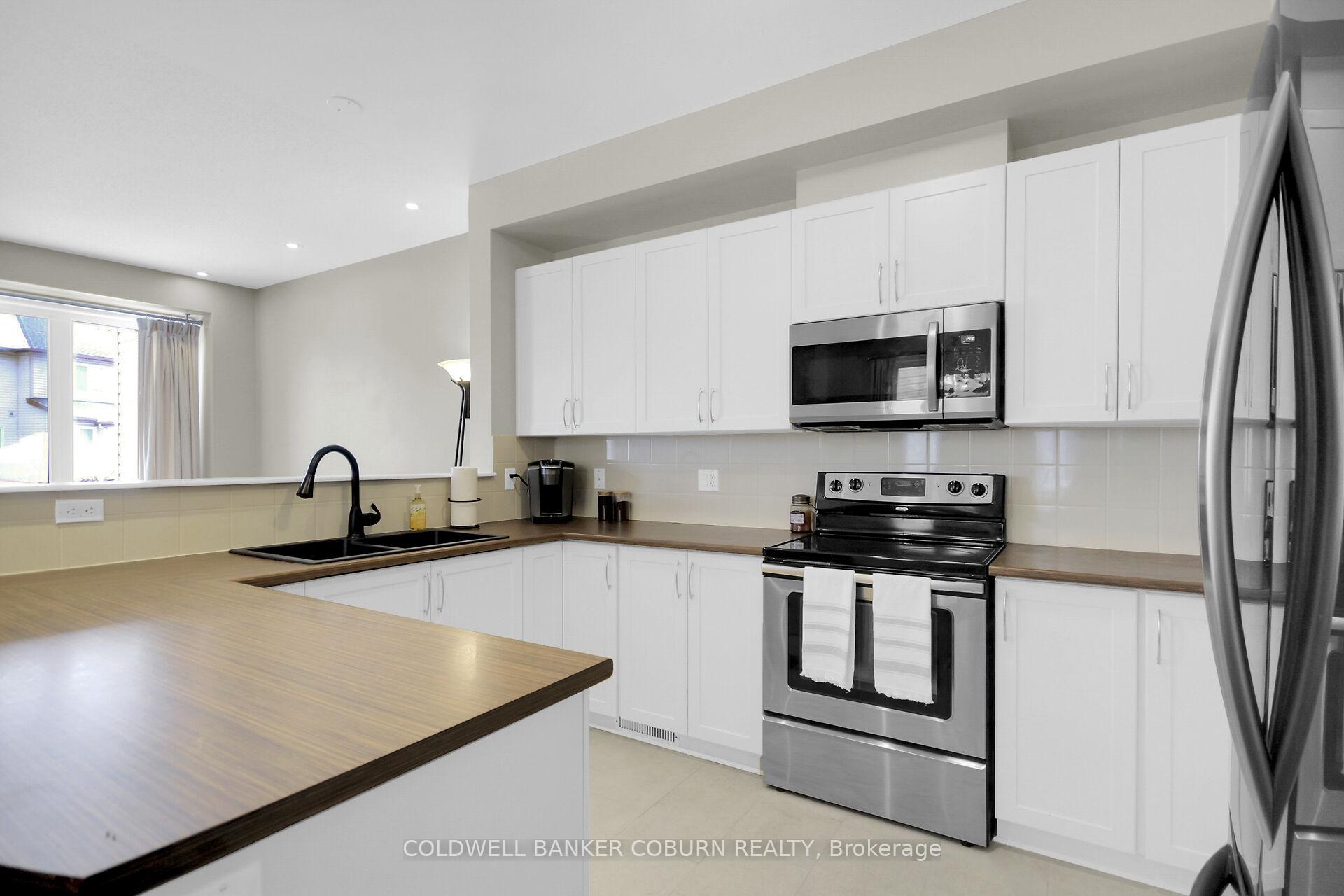 Photo 8 of 204 Broxburn Crescent, Ottawa, Barrhaven - Heritage Park — HOMEH