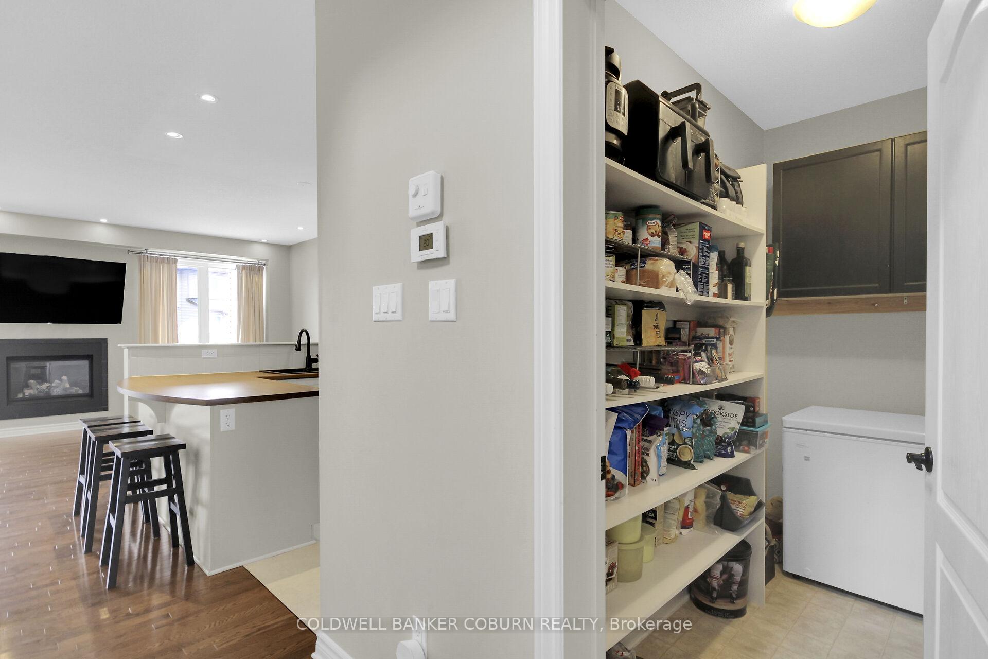 Photo 12 of 204 Broxburn Crescent, Ottawa, Barrhaven - Heritage Park — HOMEH