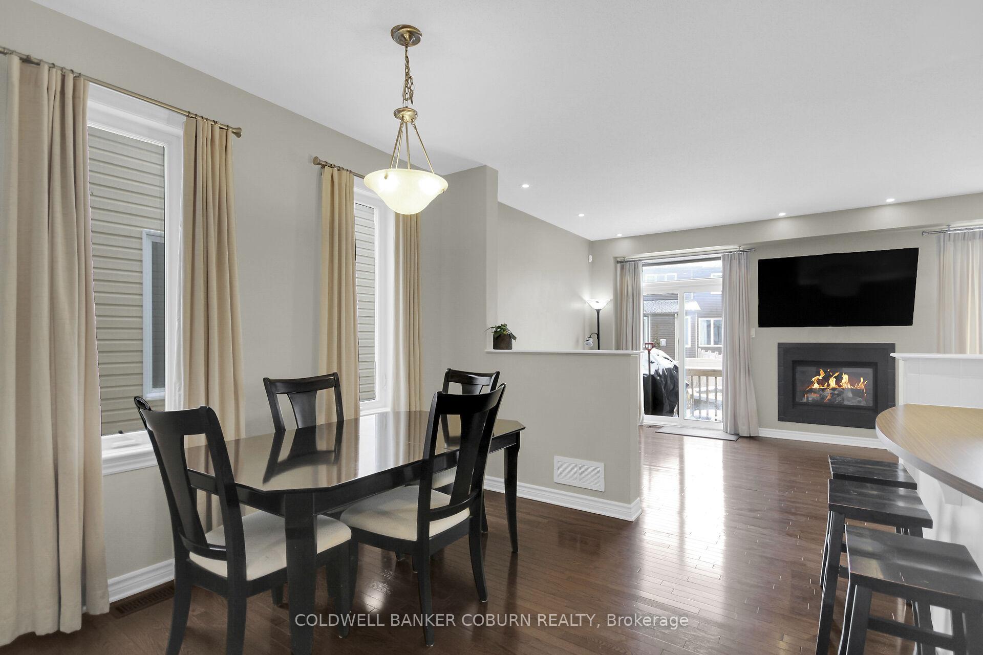 Photo 15 of 204 Broxburn Crescent, Ottawa, Barrhaven - Heritage Park — HOMEH