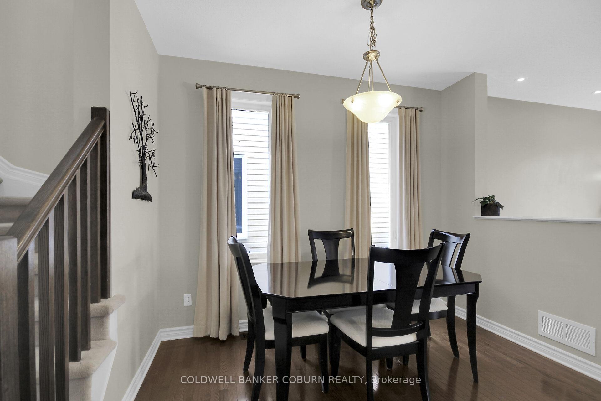 Photo 16 of 204 Broxburn Crescent, Ottawa, Barrhaven - Heritage Park — HOMEH