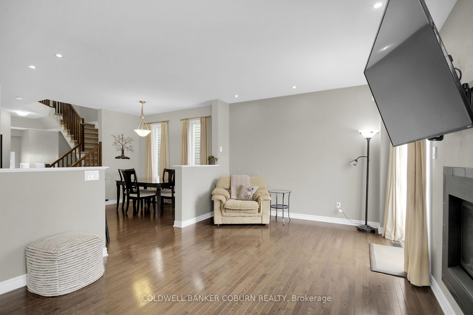 Photo 18 of 204 Broxburn Crescent, Ottawa, Barrhaven - Heritage Park — HOMEH
