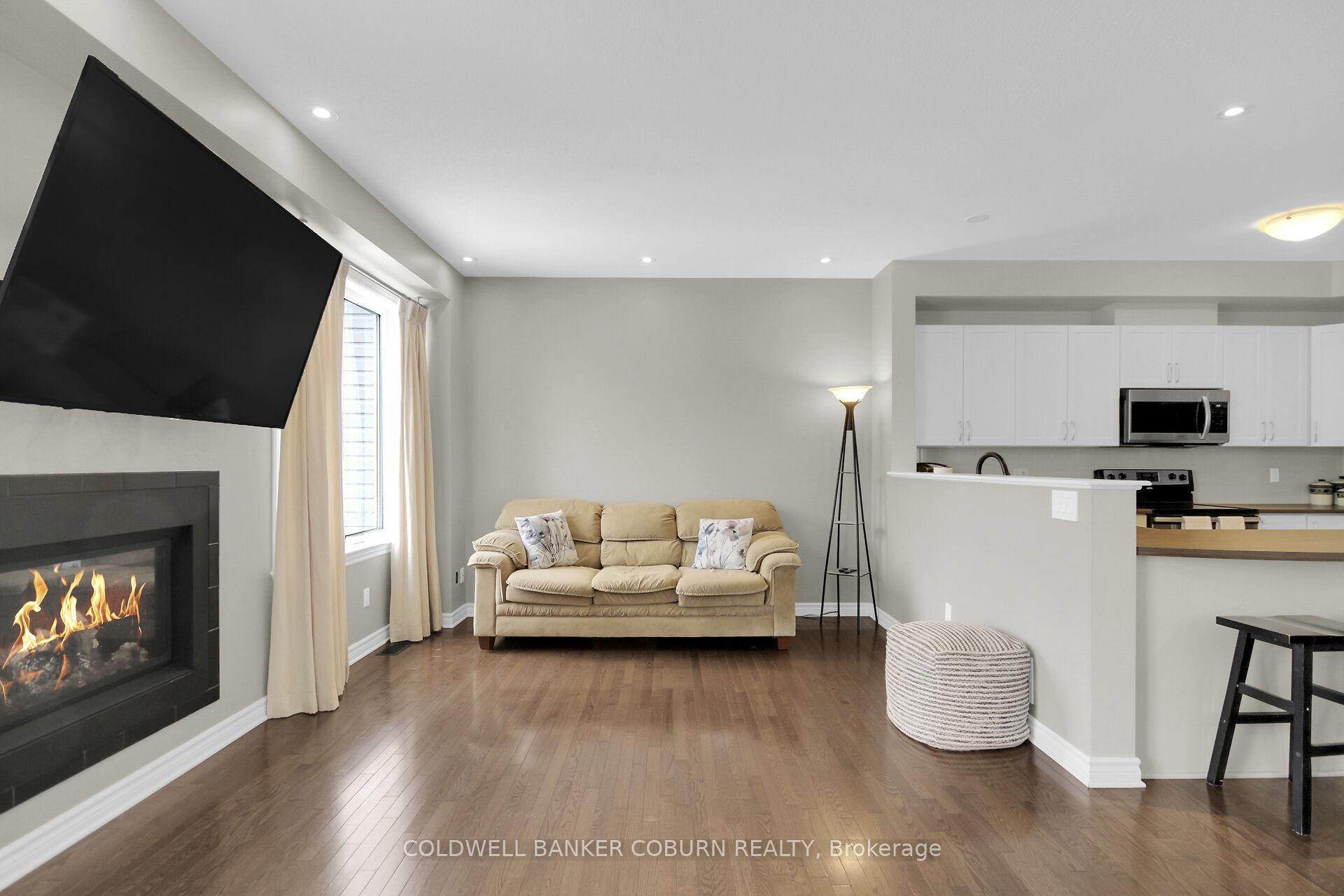 Photo 19 of 204 Broxburn Crescent, Ottawa, Barrhaven - Heritage Park — HOMEH