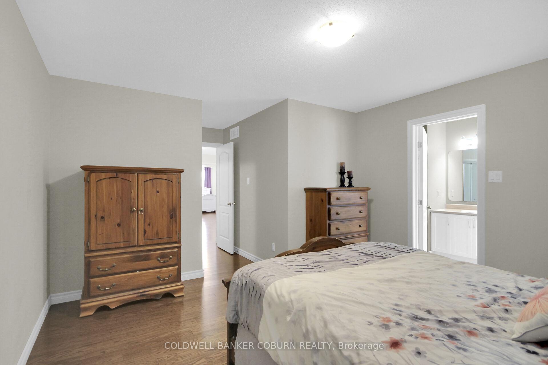 Photo 22 of 204 Broxburn Crescent, Ottawa, Barrhaven - Heritage Park — HOMEH