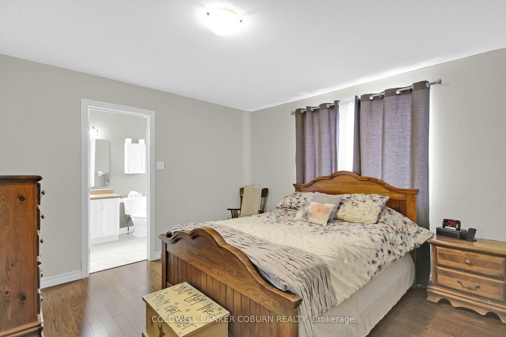 Photo 23 of 204 Broxburn Crescent, Ottawa, Barrhaven - Heritage Park — HOMEH