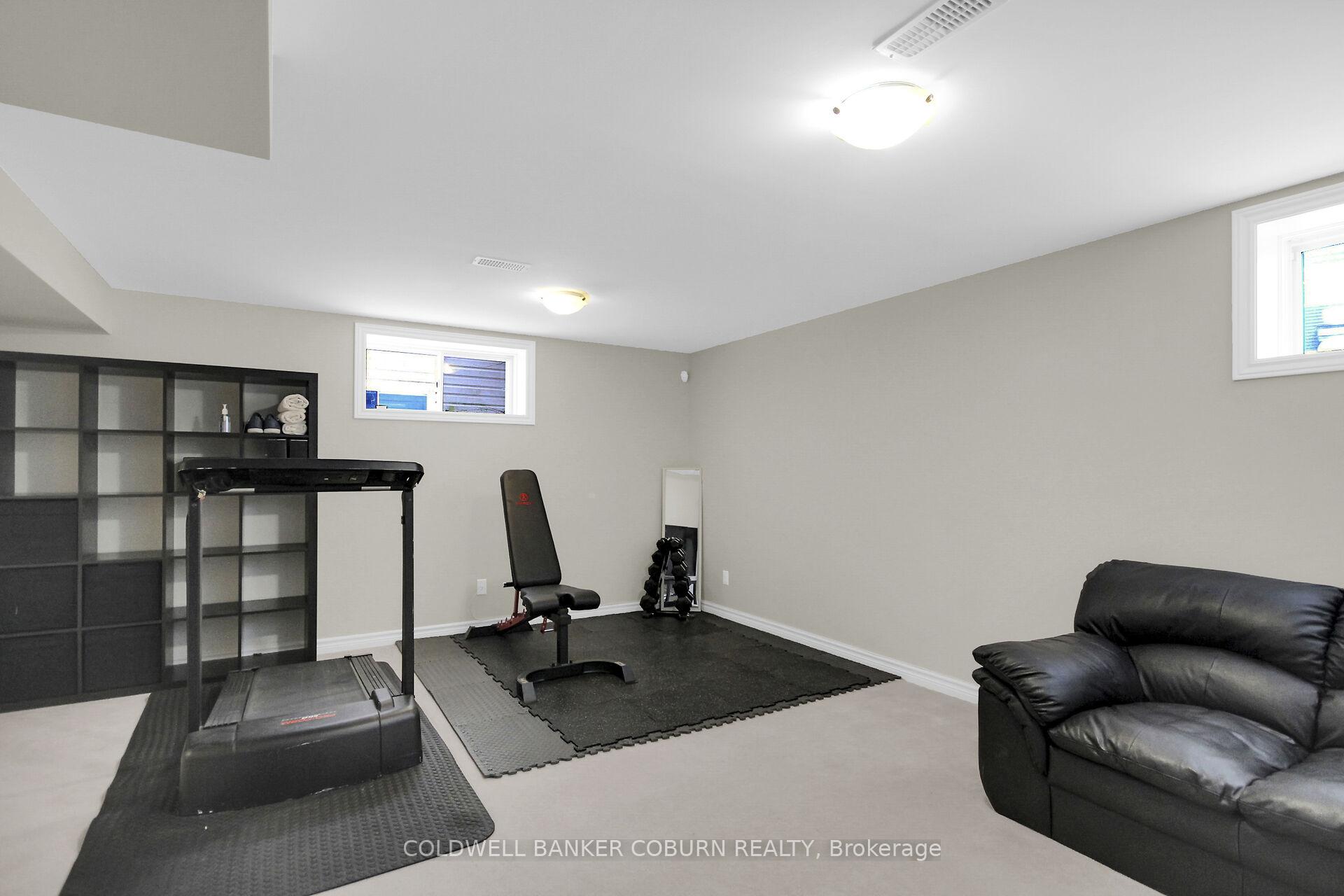 Photo 33 of 204 Broxburn Crescent, Ottawa, Barrhaven - Heritage Park — HOMEH