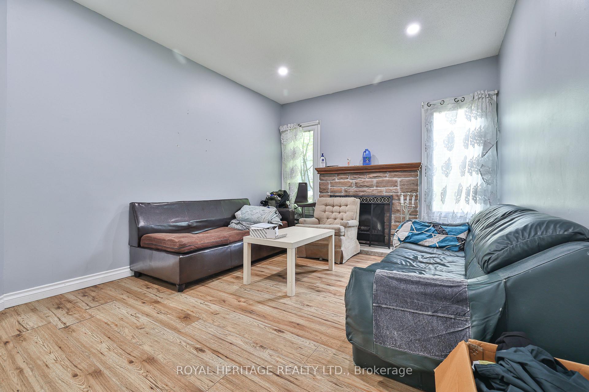 Photo 7 of 28 Nanport Street, Brampton, Westgate — HOMEH