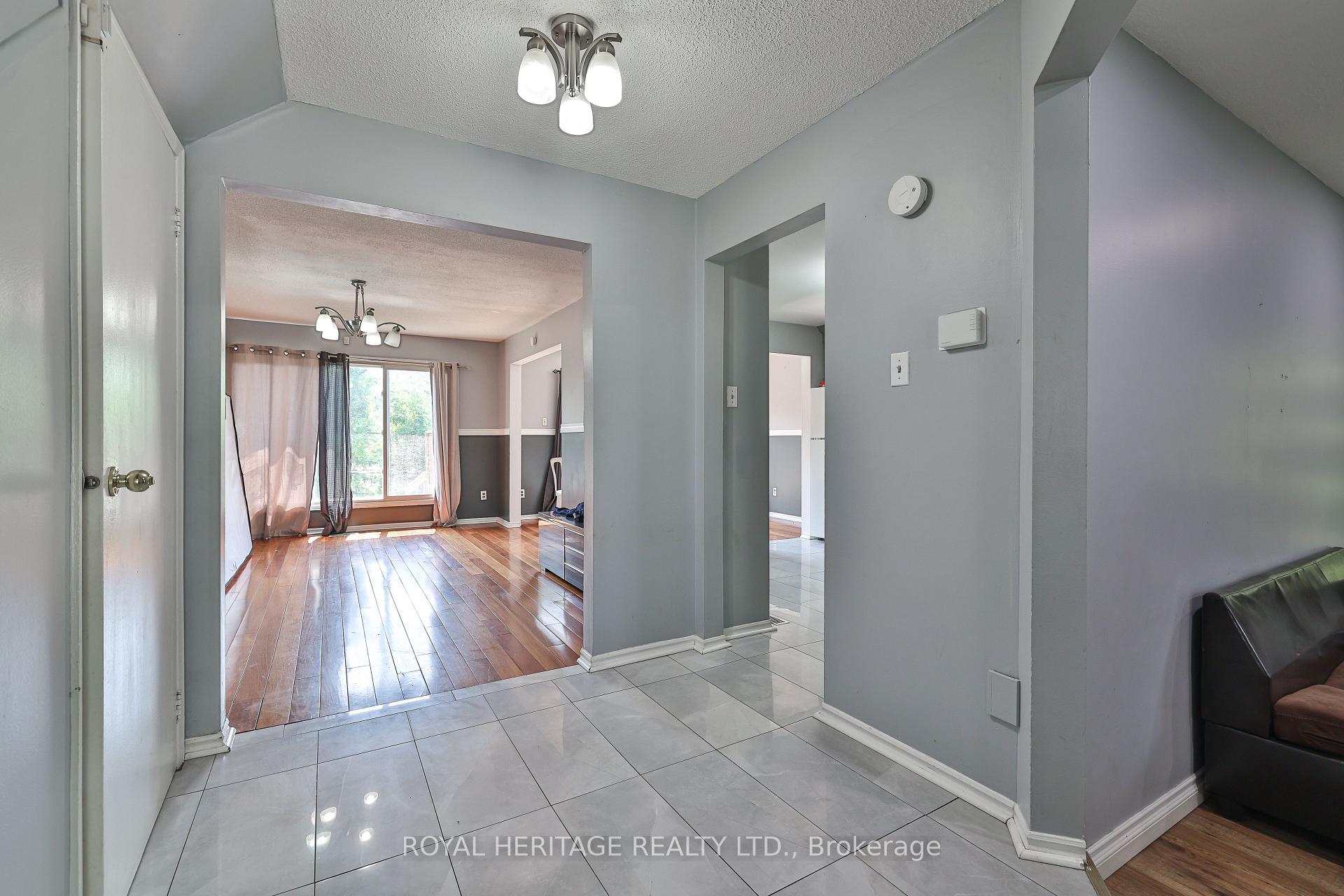 Photo 14 of 28 Nanport Street, Brampton, Westgate — HOMEH