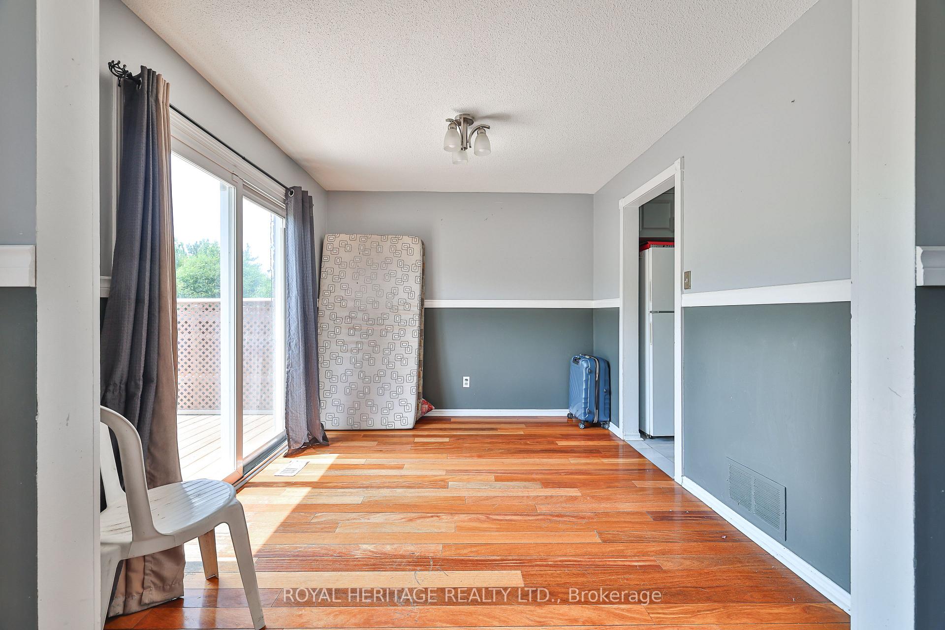 Photo 13 of 28 Nanport Street, Brampton, Westgate — HOMEH