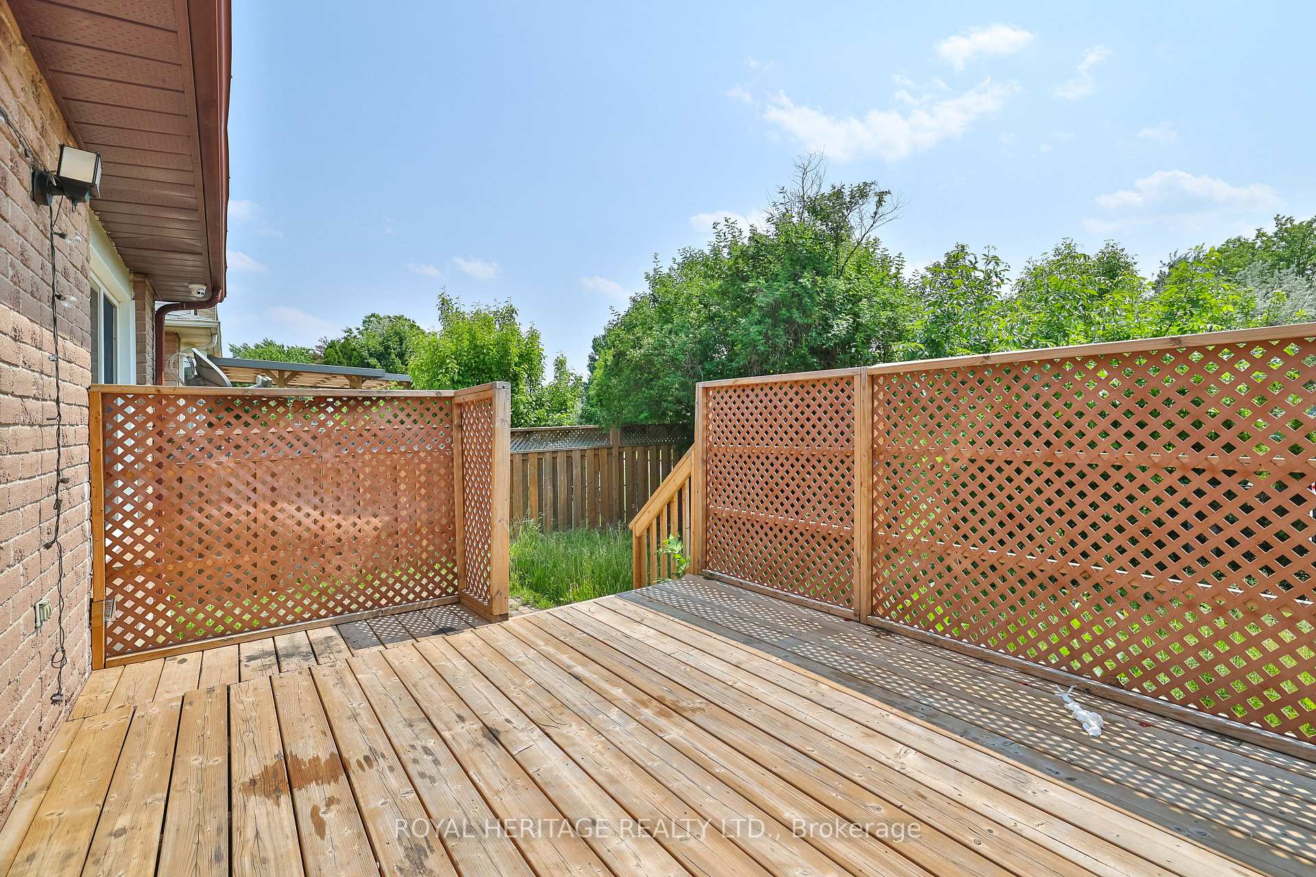 Photo 17 of 28 Nanport Street, Brampton, Westgate — HOMEH