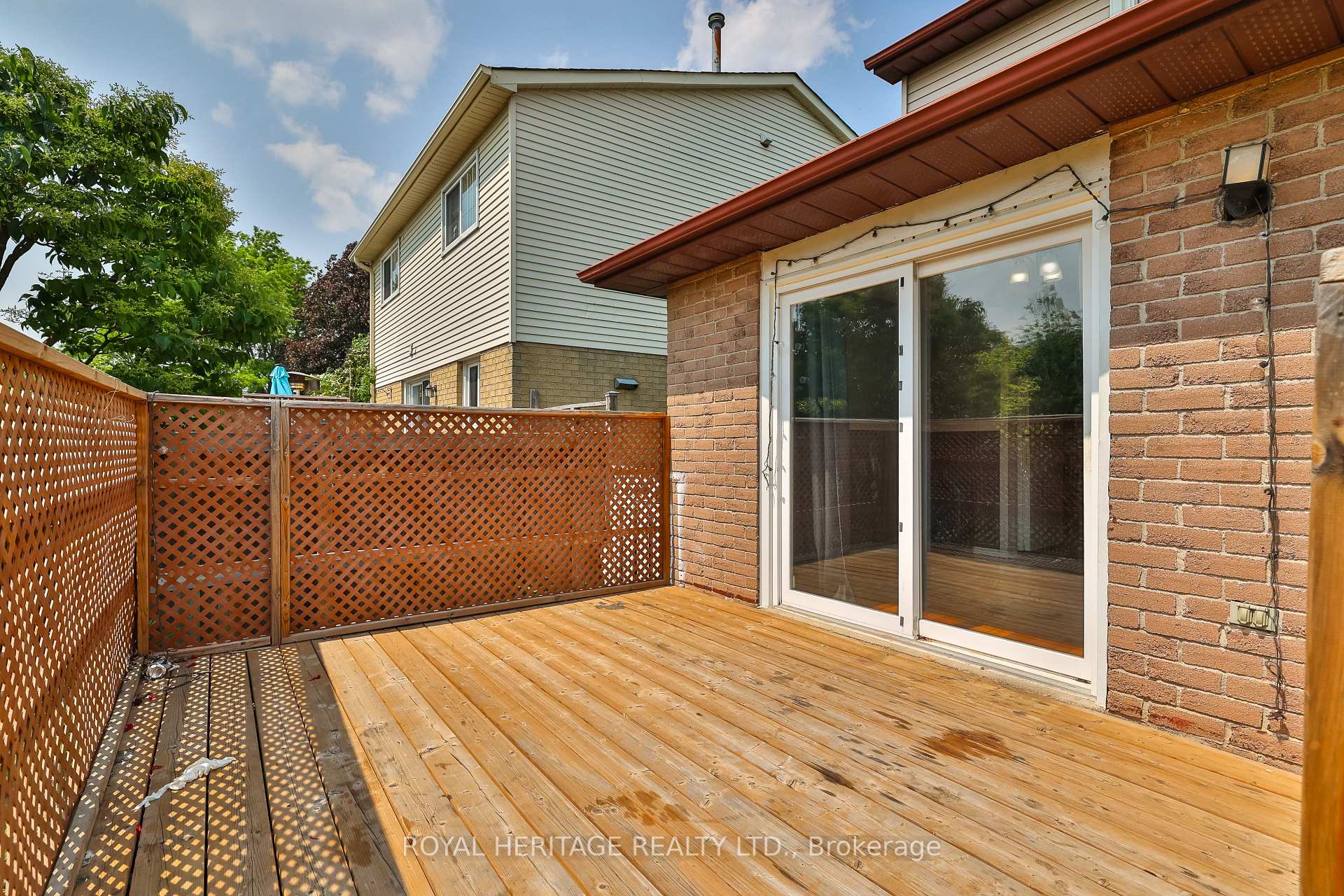 Photo 20 of 28 Nanport Street, Brampton, Westgate — HOMEH