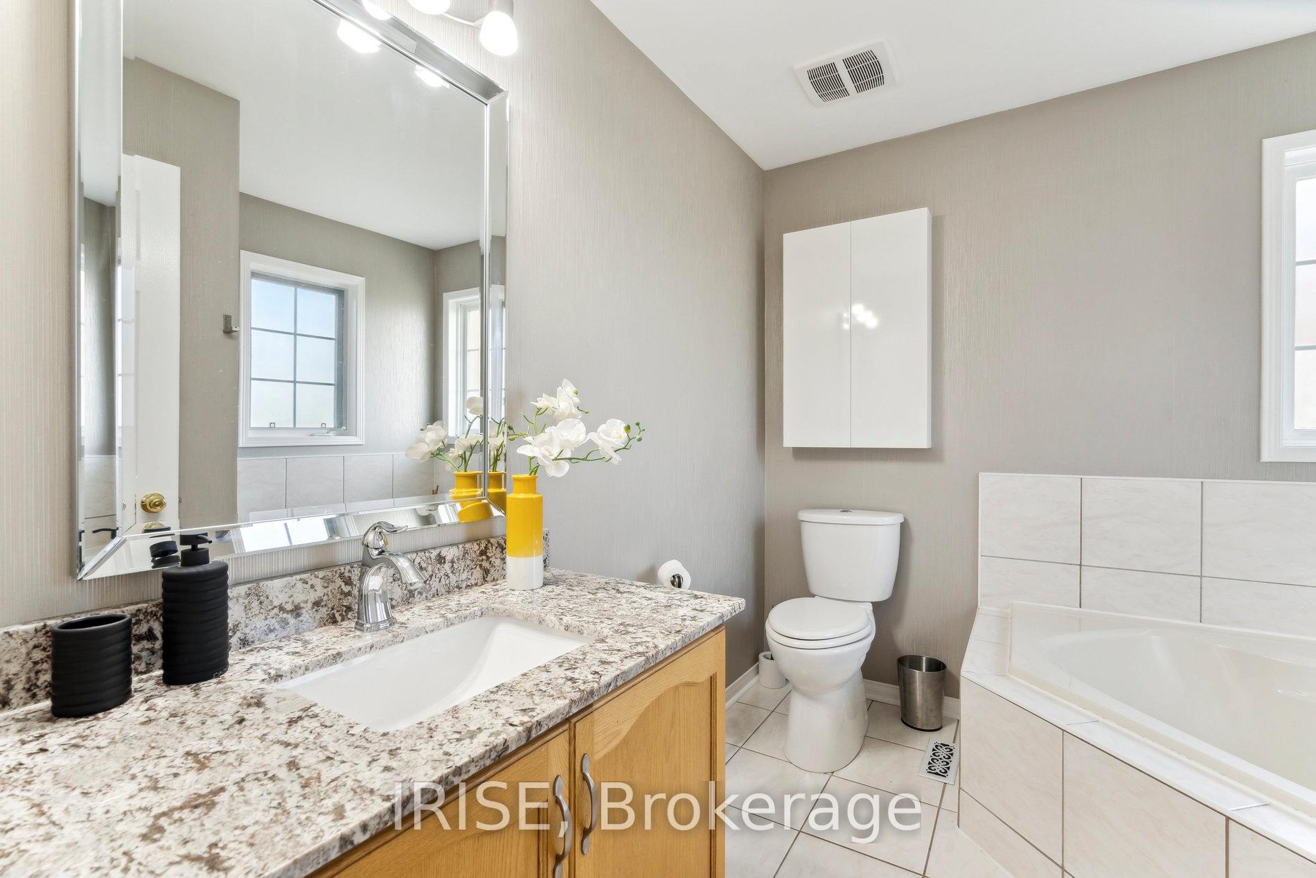 Photo 15 of 40 Baccarat Crescent, Brampton, Snelgrove — HOMEH