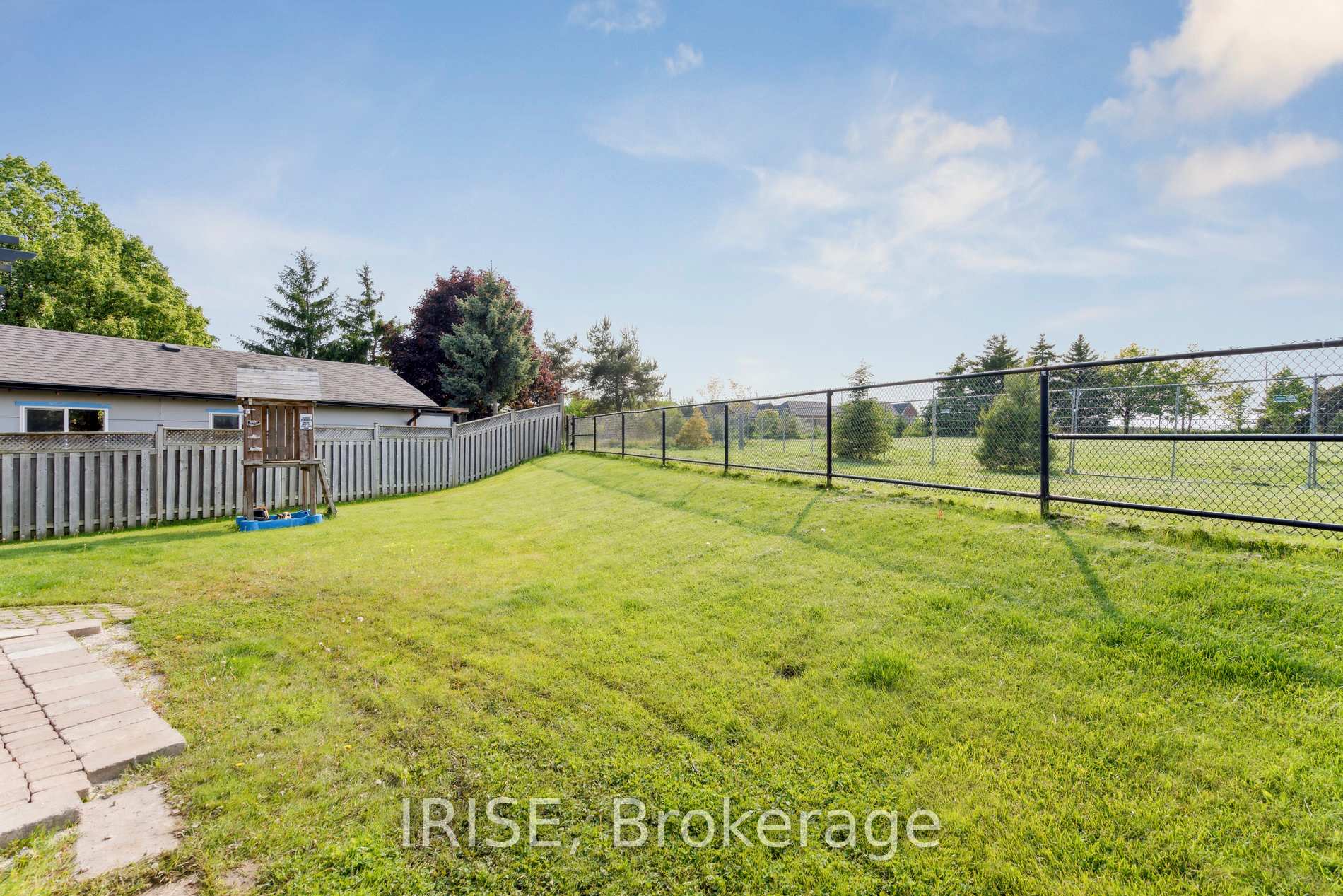 Photo 27 of 40 Baccarat Crescent, Brampton, Snelgrove — HOMEH
