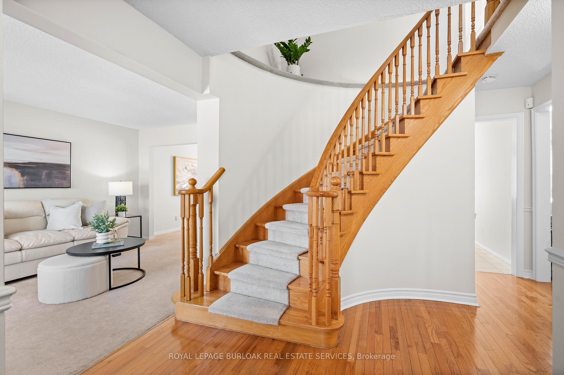 Photo 4 of 3264 Mead Crescent, Burlington, Headon — HOMEH