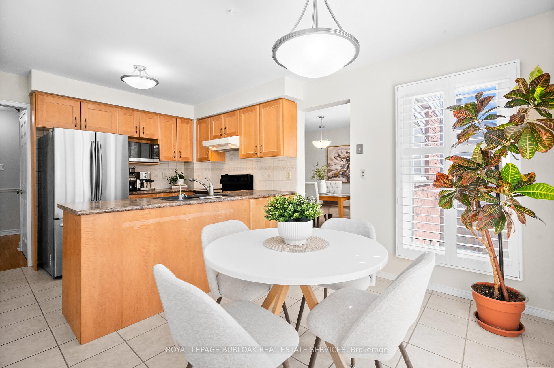 Photo 10 of 3264 Mead Crescent, Burlington, Headon — HOMEH
