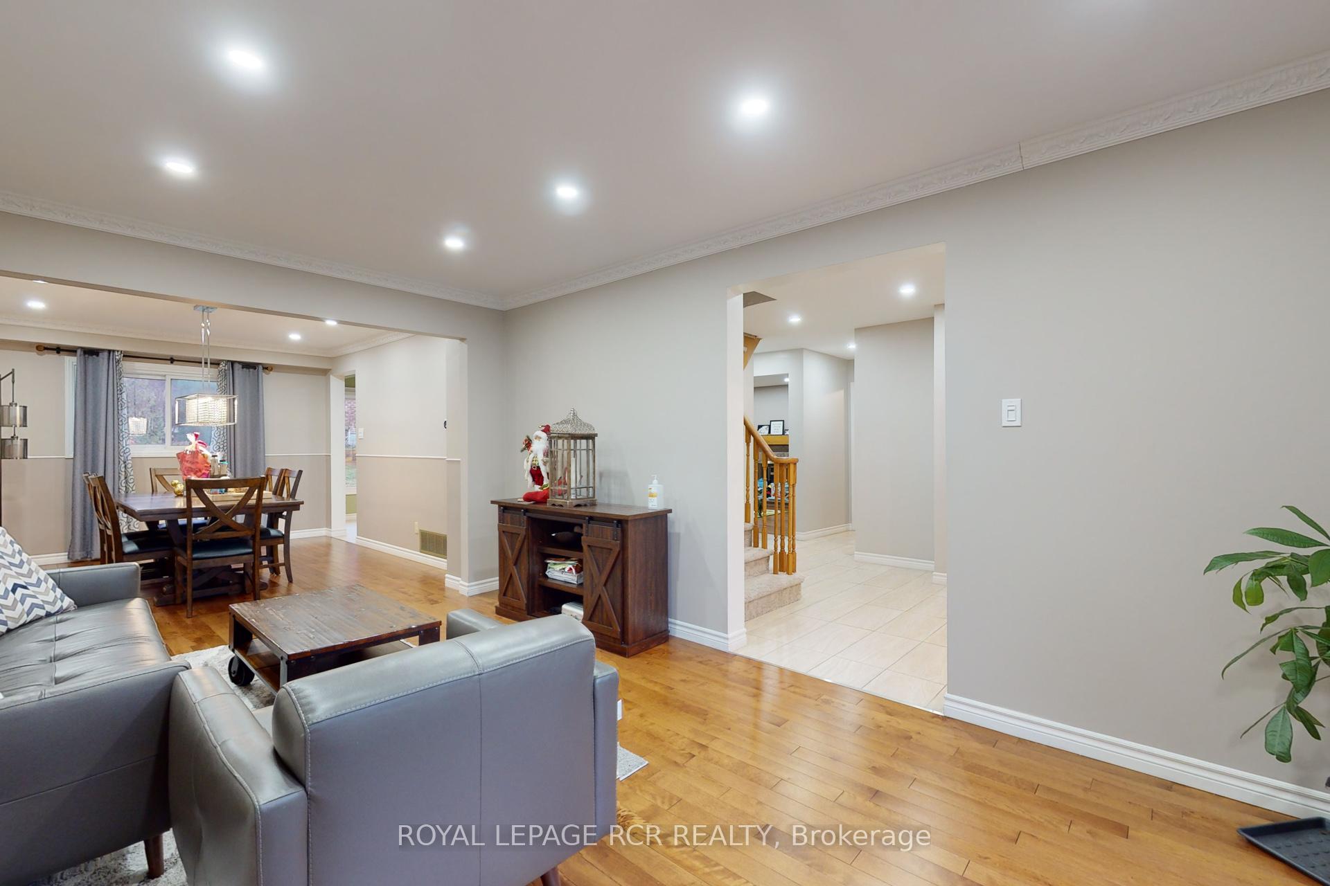 Photo 5 of 1 Meadowood Drive, Aurora, Hills of St Andrew — HOMEH