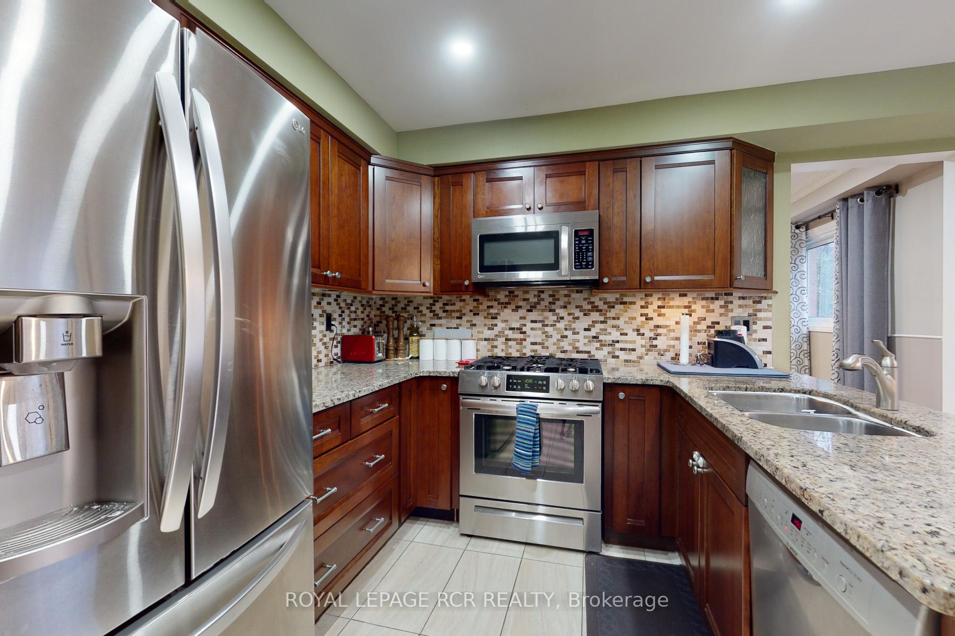 Photo 12 of 1 Meadowood Drive, Aurora, Hills of St Andrew — HOMEH