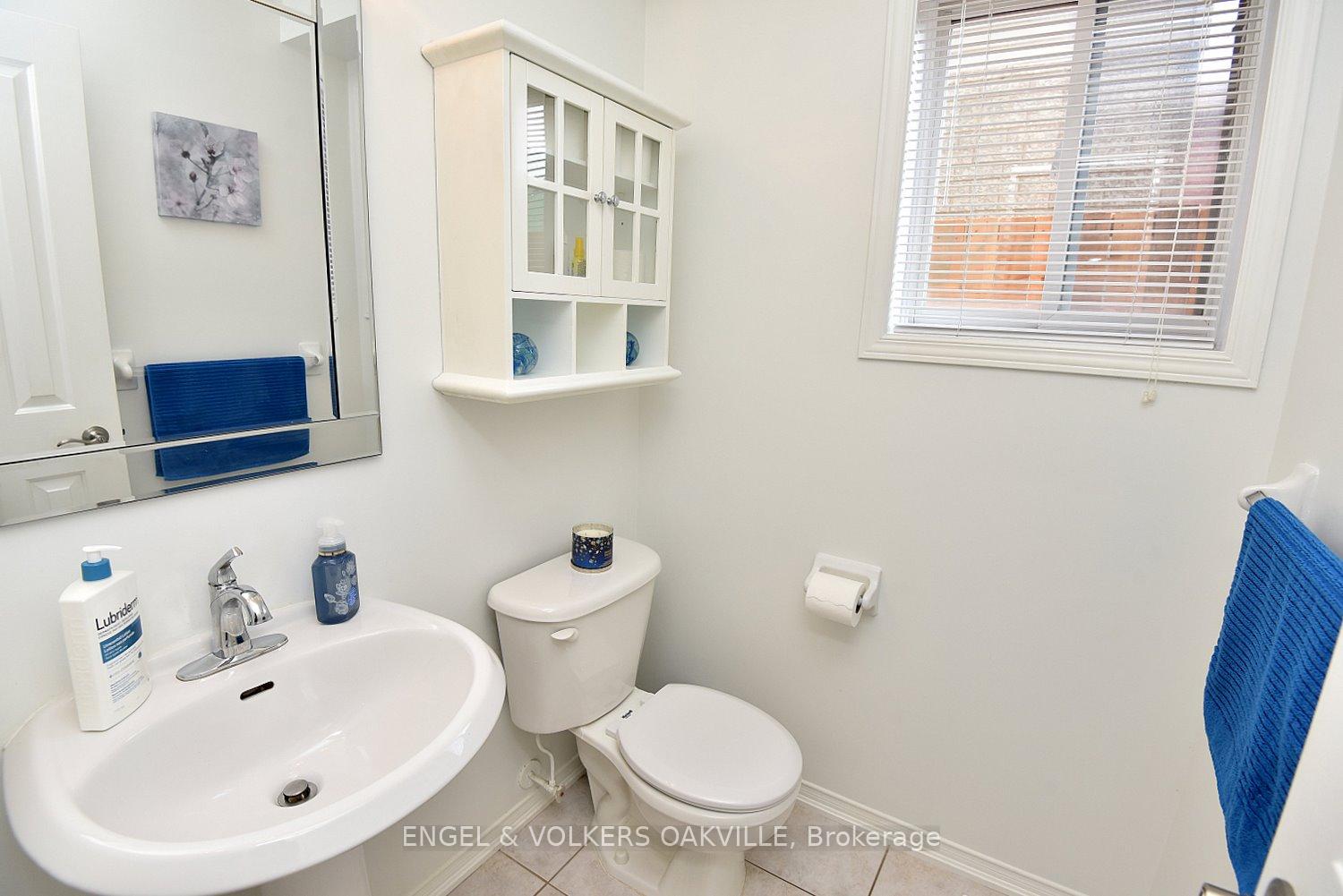 Photo 13 of 28 Waterwheel Crescent, Hamilton, Waterdown — HOMEH