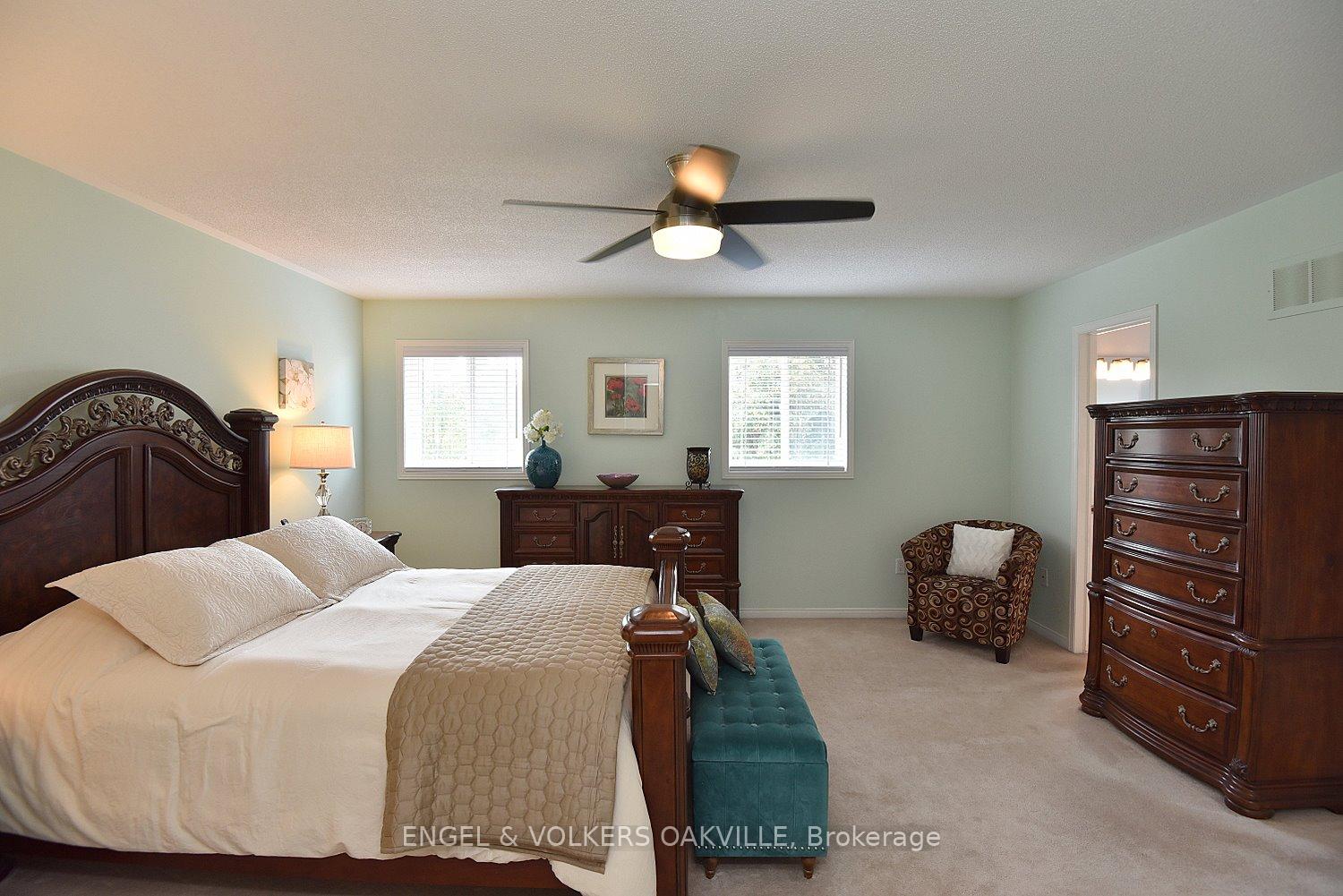 Photo 17 of 28 Waterwheel Crescent, Hamilton, Waterdown — HOMEH
