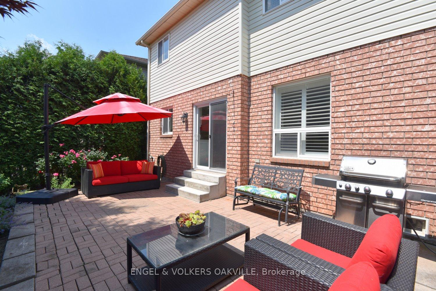 Photo 32 of 28 Waterwheel Crescent, Hamilton, Waterdown — HOMEH