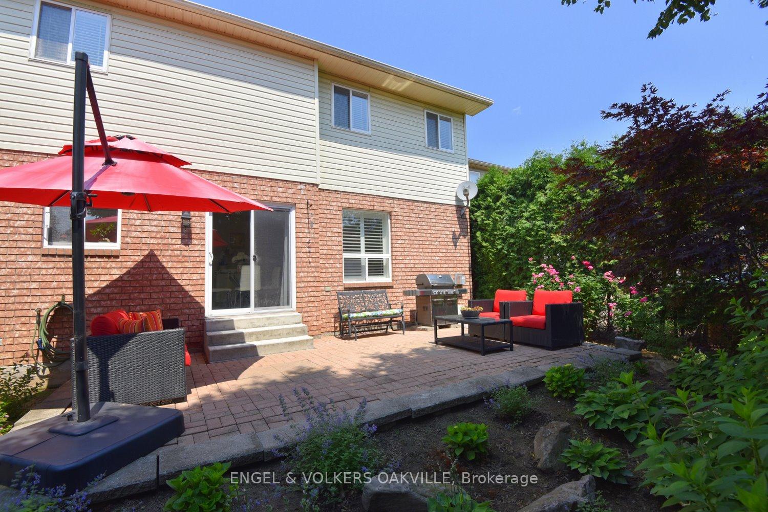 Photo 33 of 28 Waterwheel Crescent, Hamilton, Waterdown — HOMEH