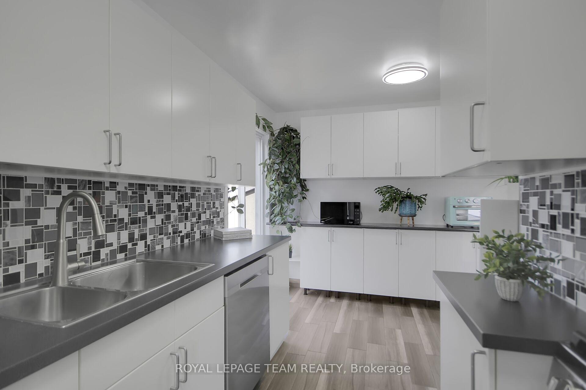 Photo 19 of 135 Halley Street, Ottawa, Barrhaven - Heritage Park — HOMEH
