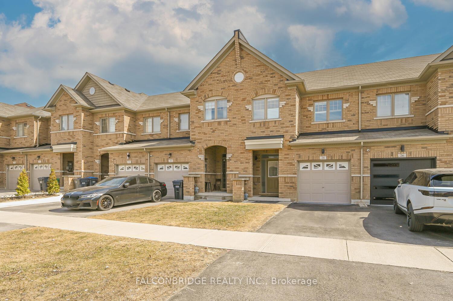 Photo 8 of 28 Davenfield Circle, Brampton, Bram East — HOMEH