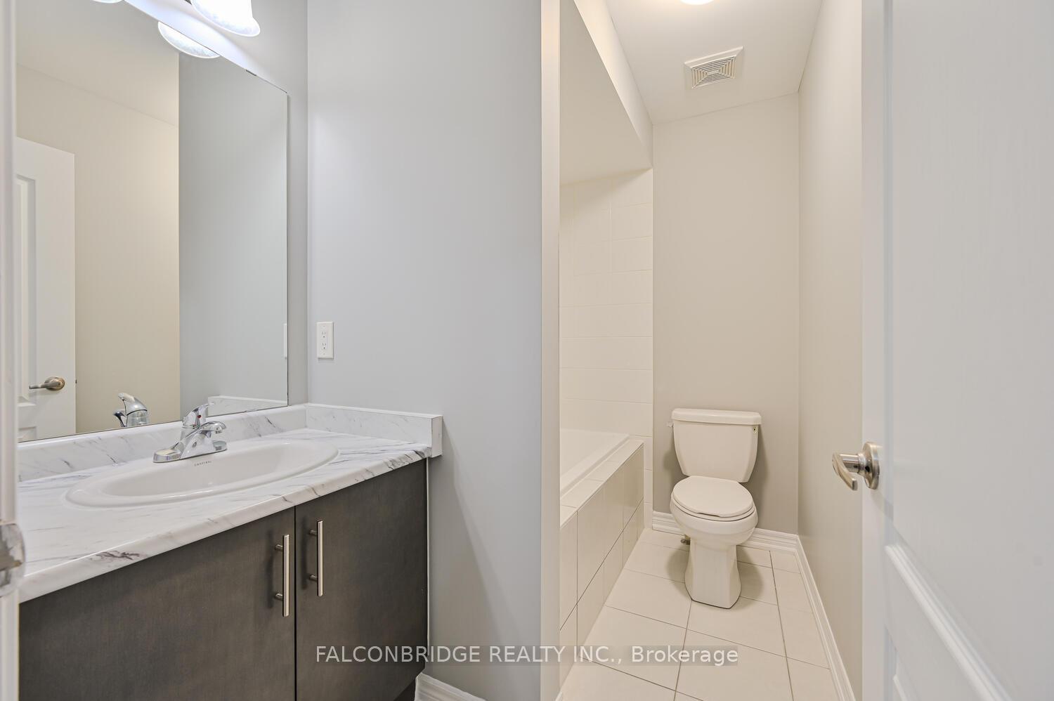 Photo 15 of 28 Davenfield Circle, Brampton, Bram East — HOMEH