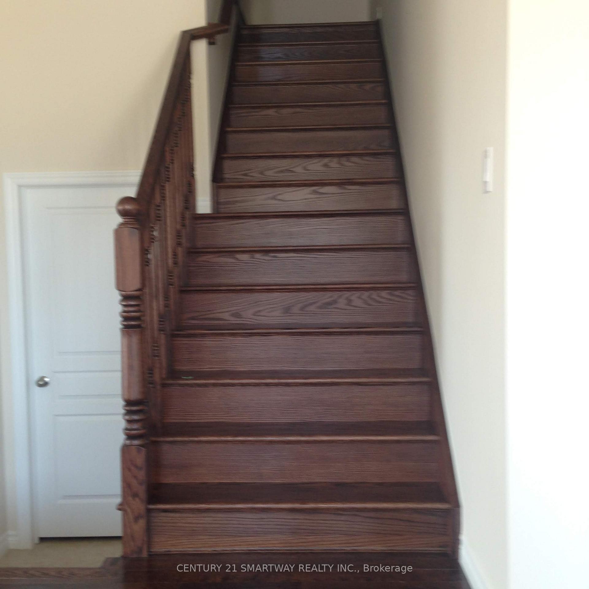 Photo 12 of 32 Monkton Circle, Brampton, Credit Valley — HOMEH