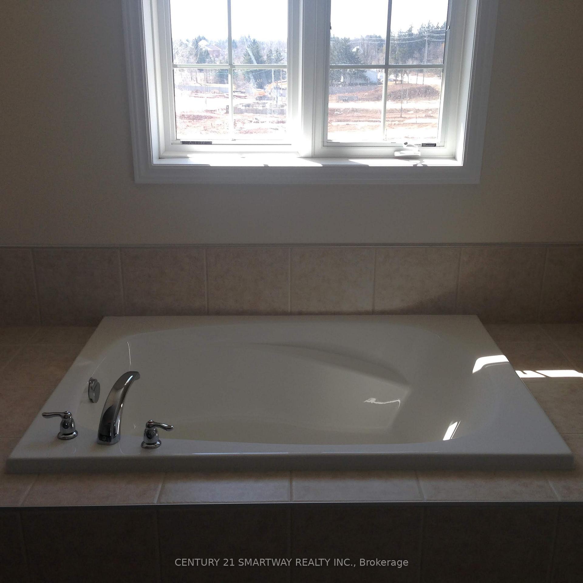 Photo 13 of 32 Monkton Circle, Brampton, Credit Valley — HOMEH