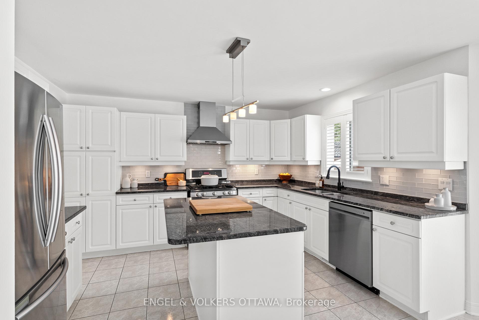 Photo 7 of 21 Mayford Avenue, Ottawa, Barrhaven East — HOMEH