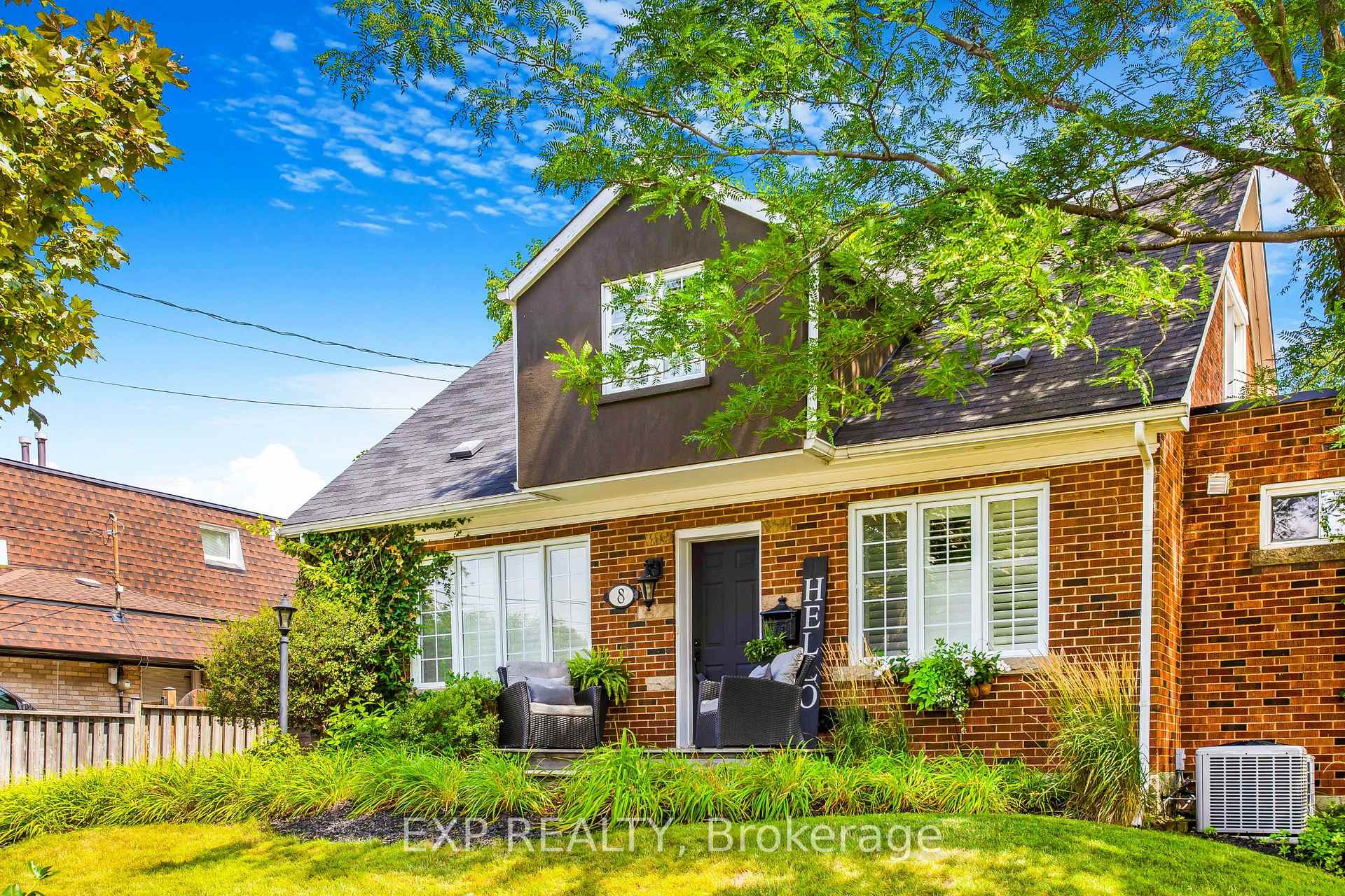 Photo 6 of 8 Warwick Road, Hamilton, Stoney Creek — HOMEH