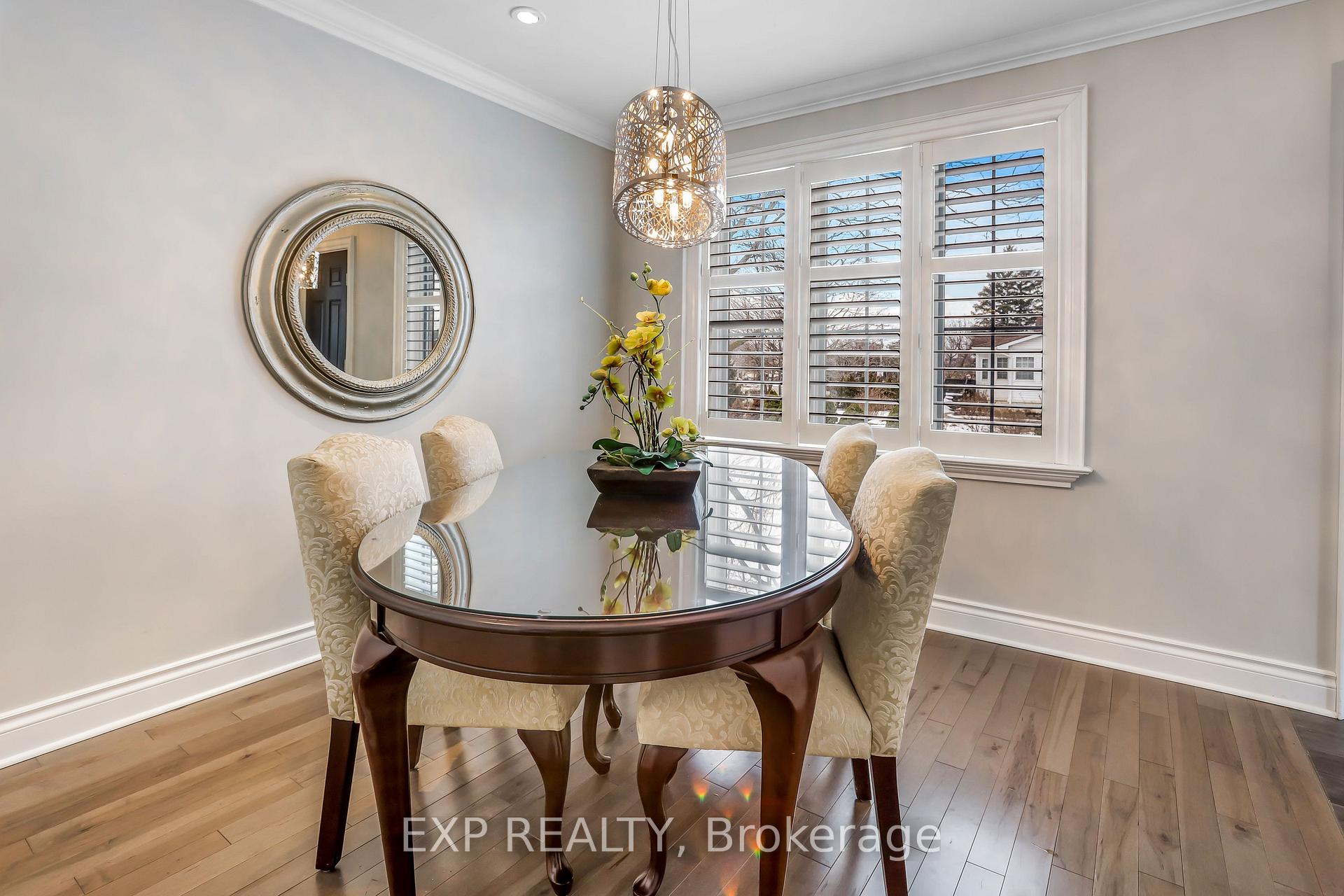 Photo 11 of 8 Warwick Road, Hamilton, Stoney Creek — HOMEH