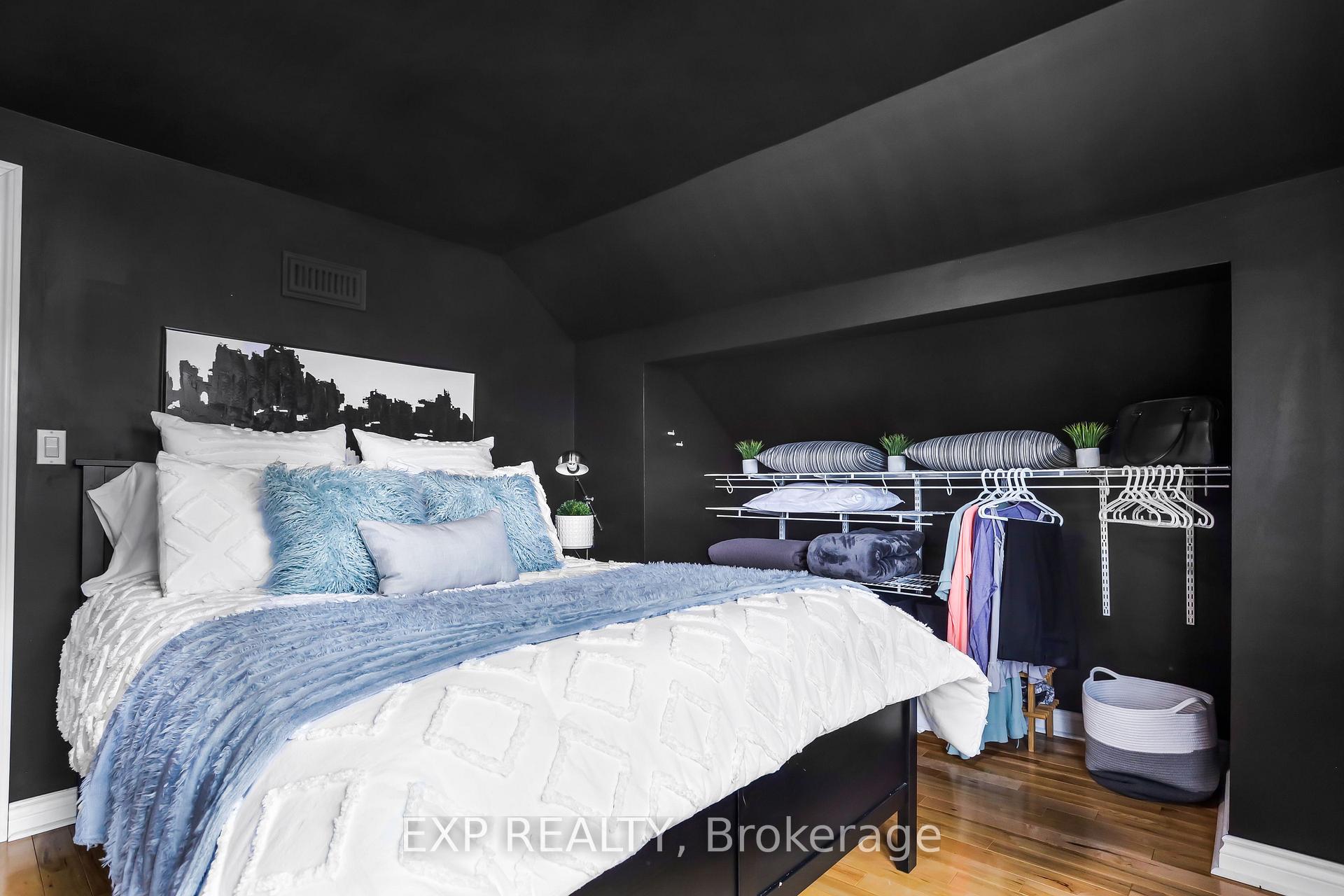 Photo 18 of 8 Warwick Road, Hamilton, Stoney Creek — HOMEH
