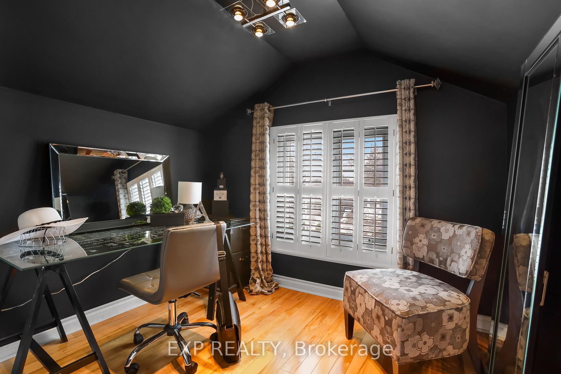 Photo 19 of 8 Warwick Road, Hamilton, Stoney Creek — HOMEH