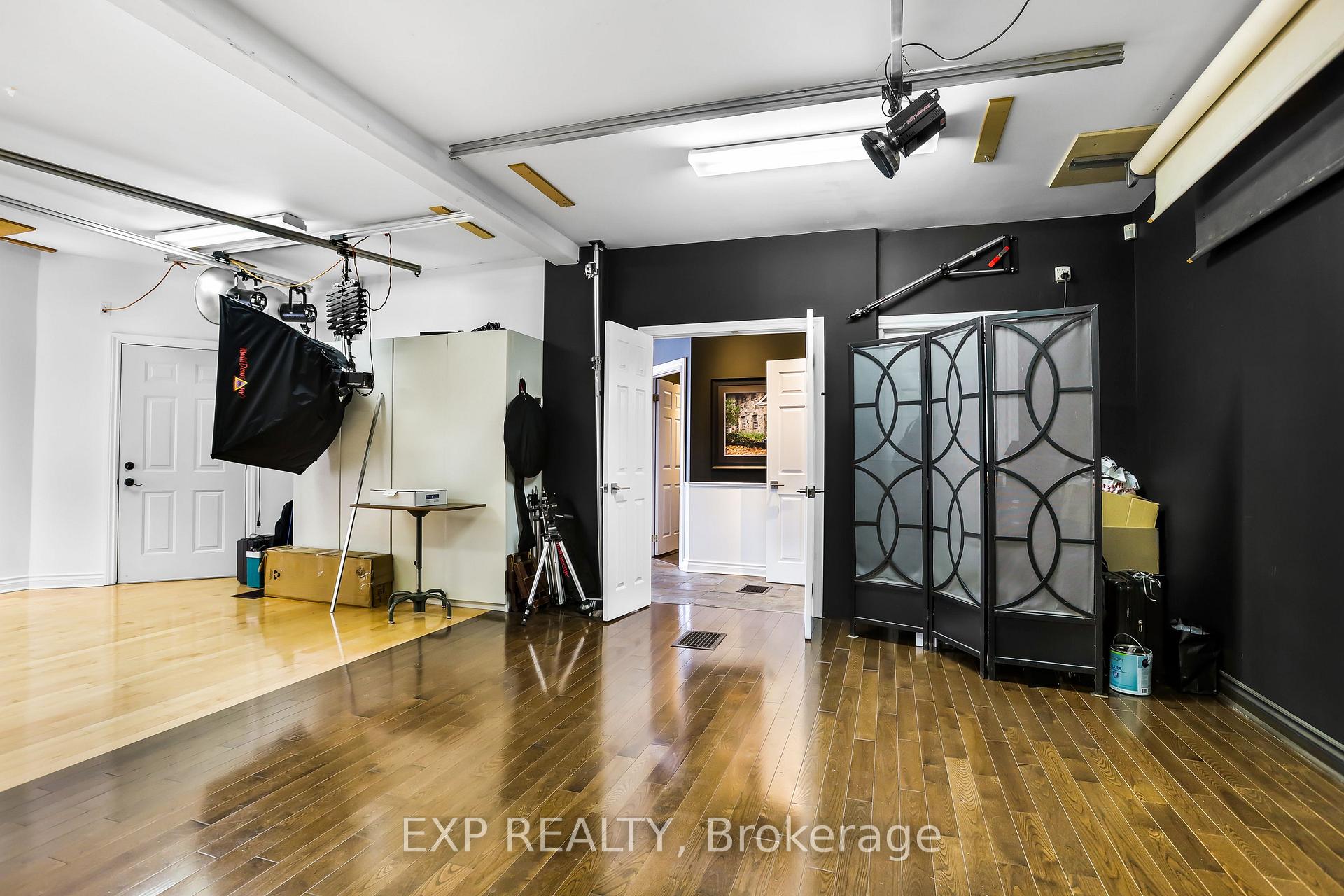 Photo 30 of 8 Warwick Road, Hamilton, Stoney Creek — HOMEH
