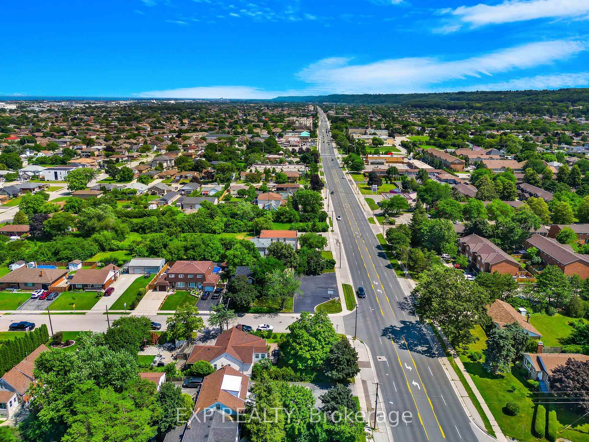 Photo 40 of 8 Warwick Road, Hamilton, Stoney Creek — HOMEH