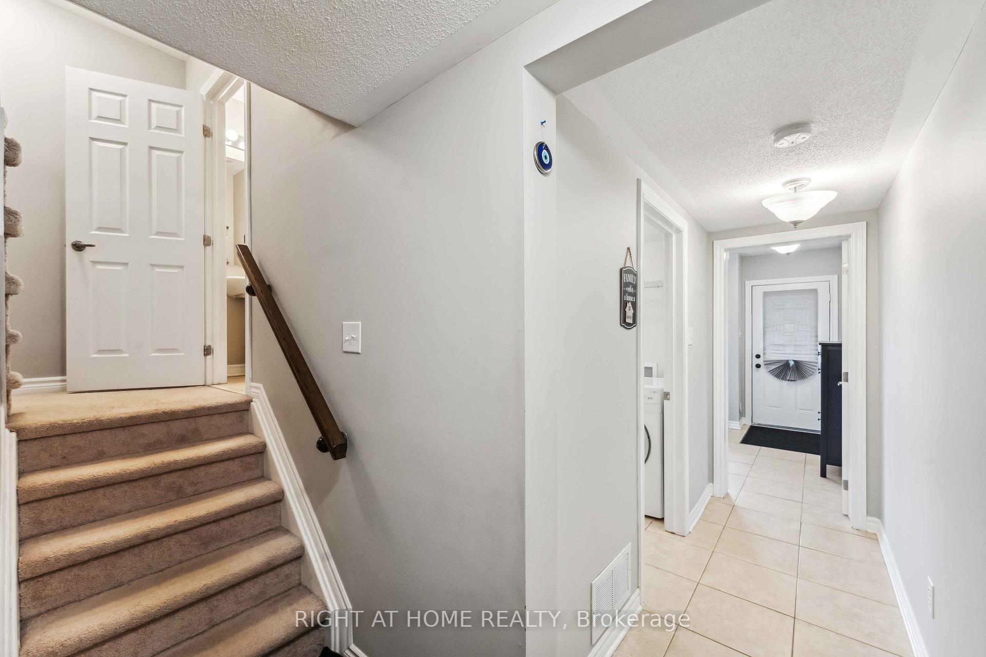 Photo 6 of 3905 Strandherd Drive, Ottawa, Barrhaven - Heritage Park — HOMEH
