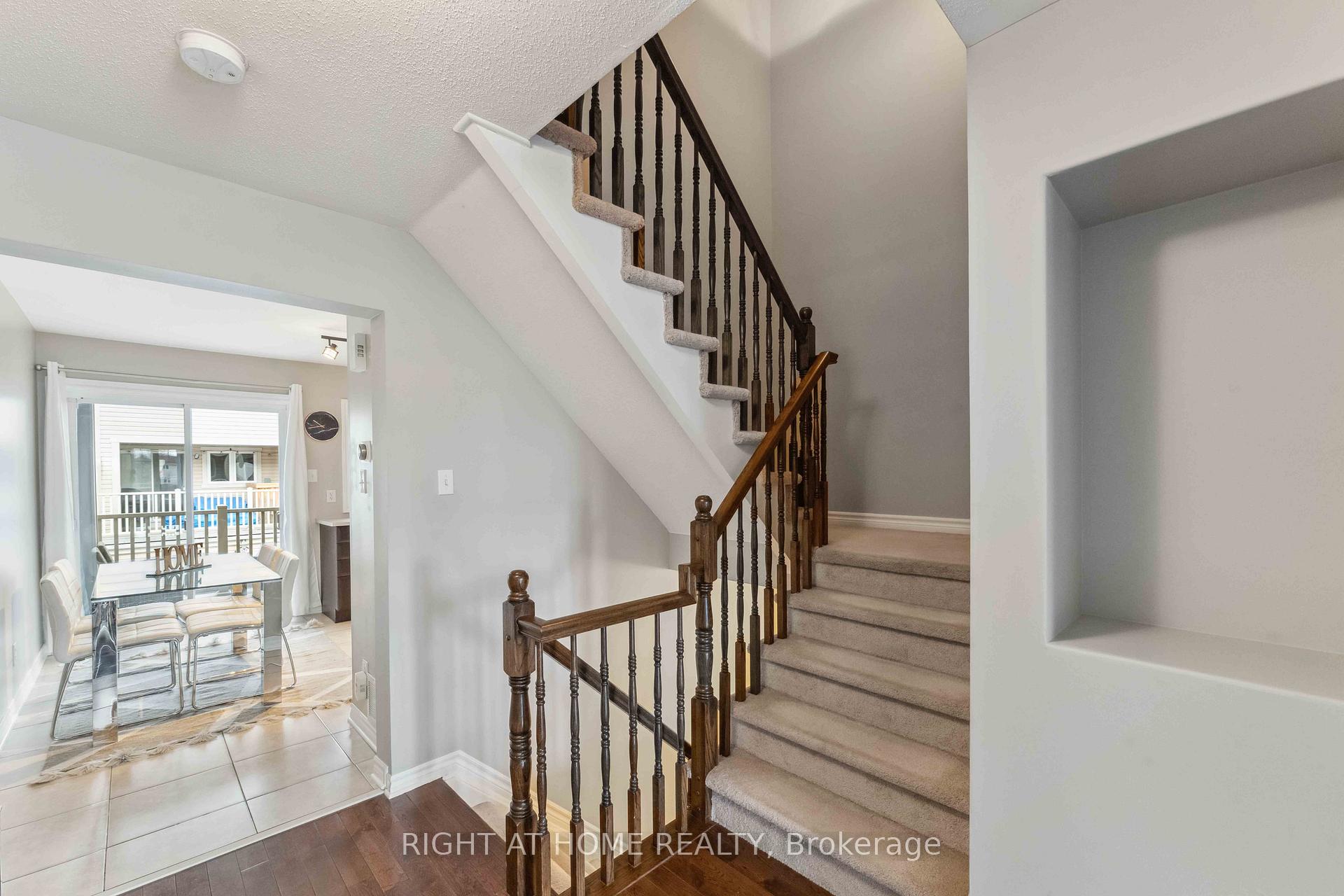 Photo 7 of 3905 Strandherd Drive, Ottawa, Barrhaven - Heritage Park — HOMEH