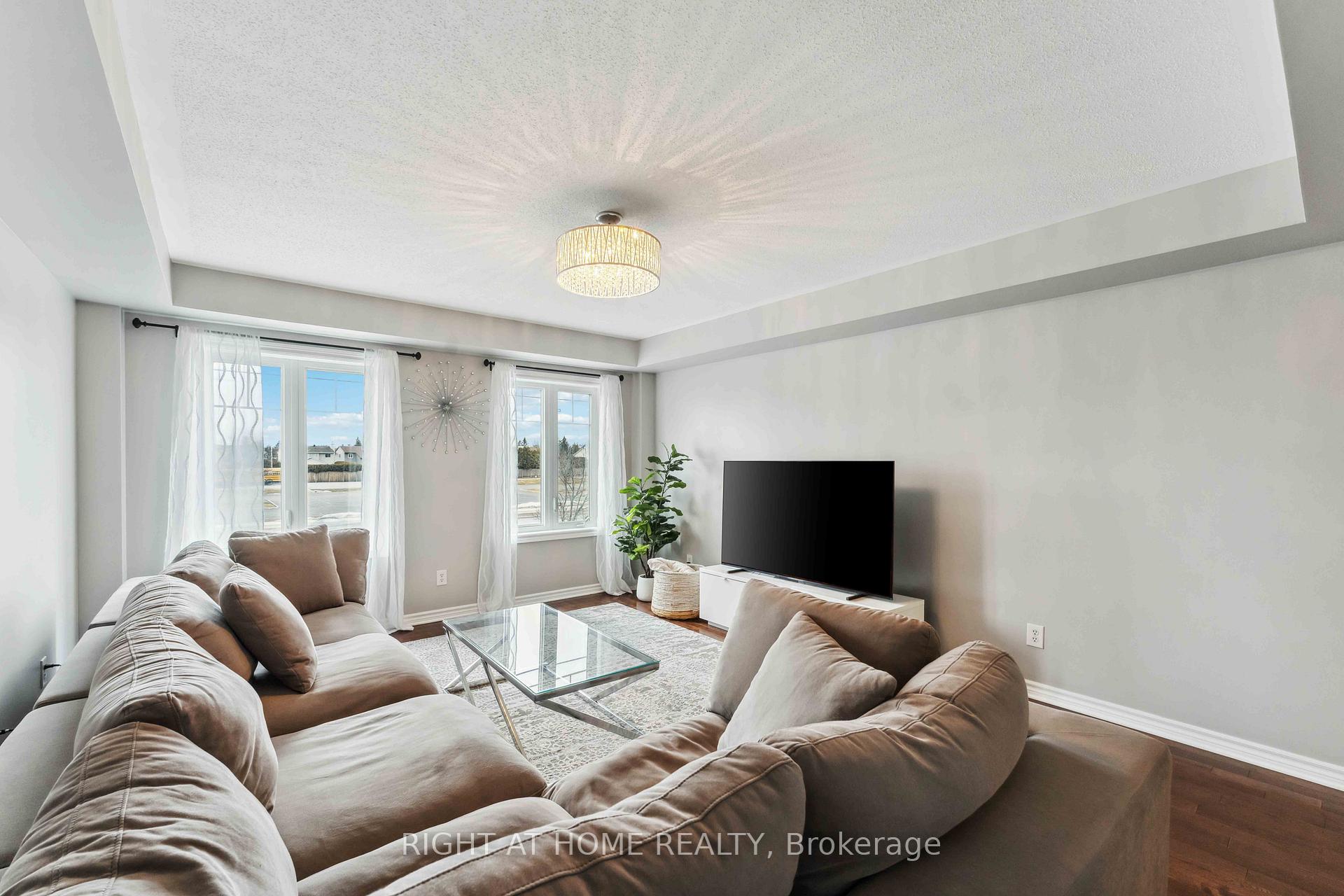 Photo 10 of 3905 Strandherd Drive, Ottawa, Barrhaven - Heritage Park — HOMEH